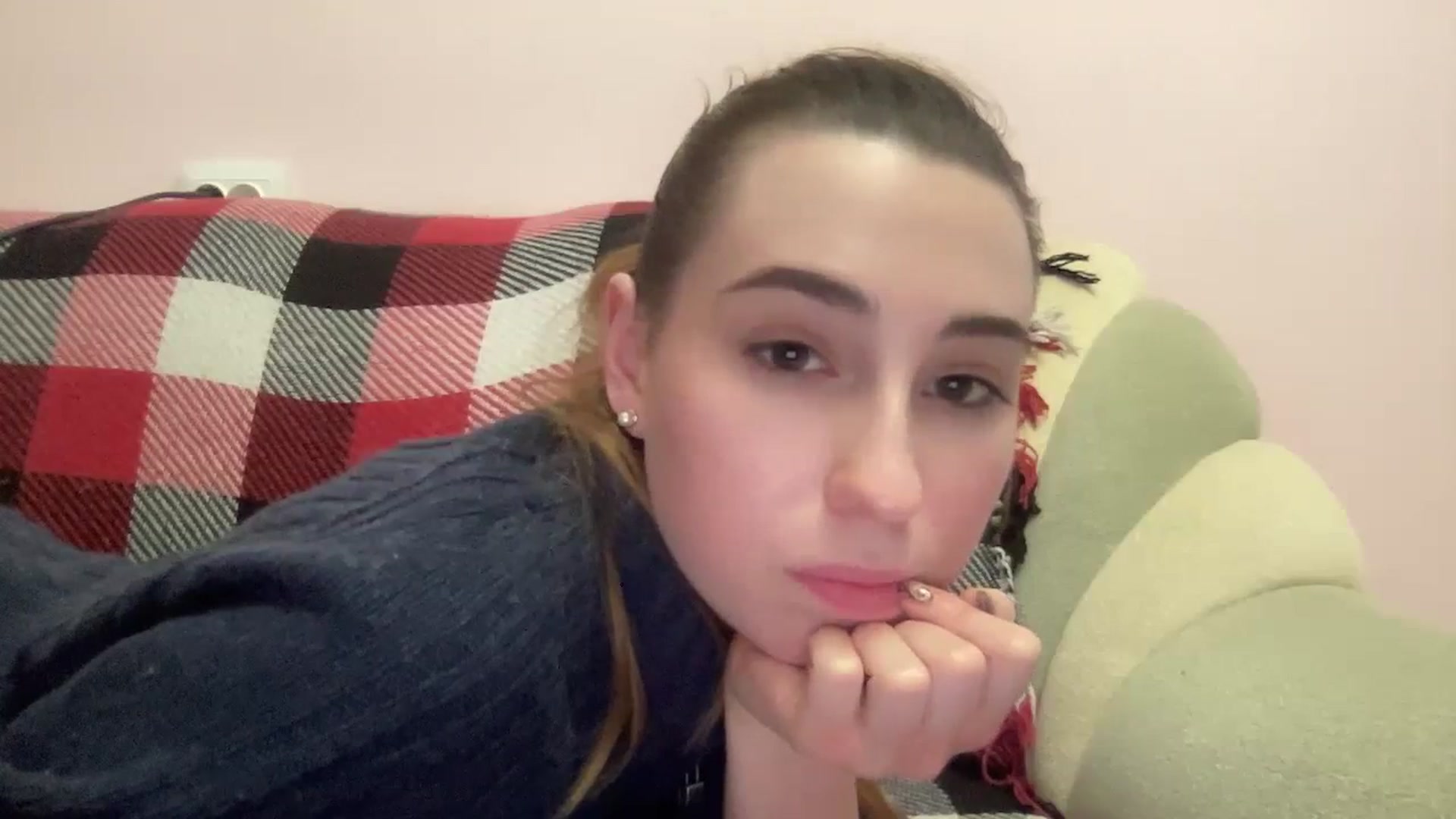 Gallery image thumbnail from Just_I's myfreecams stream on, 11/24/2023, 01:06 image 10 of 20