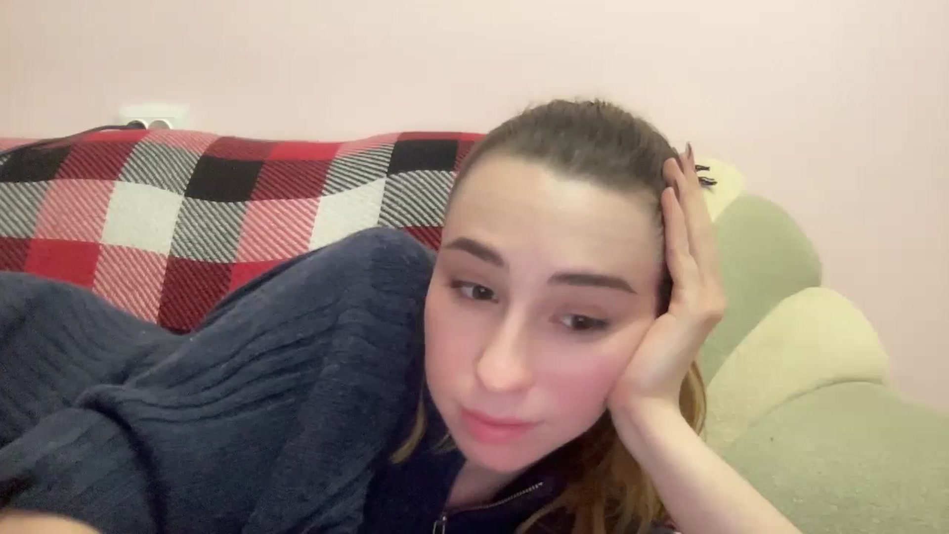 Gallery image thumbnail from Just_I's myfreecams stream on, 11/24/2023, 01:06 image 12 of 20
