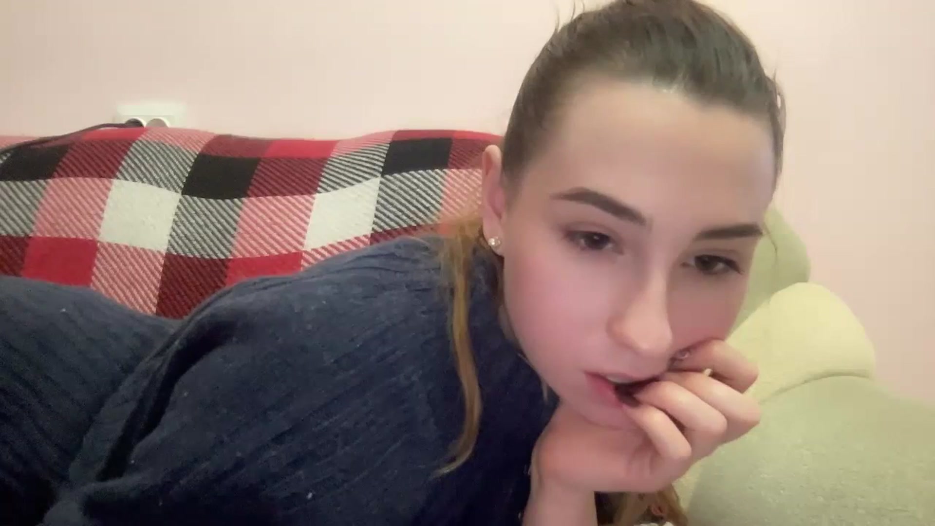 Gallery image thumbnail from Just_I's myfreecams stream on, 11/24/2023, 01:06 image 16 of 20