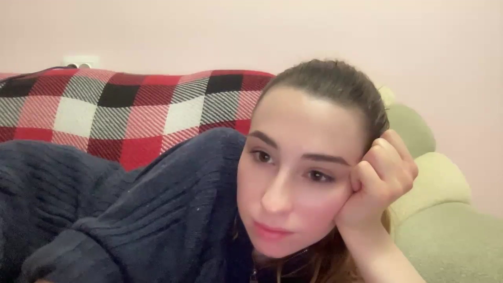 Gallery image thumbnail from Just_I's myfreecams stream on, 11/24/2023, 01:06 image 17 of 20