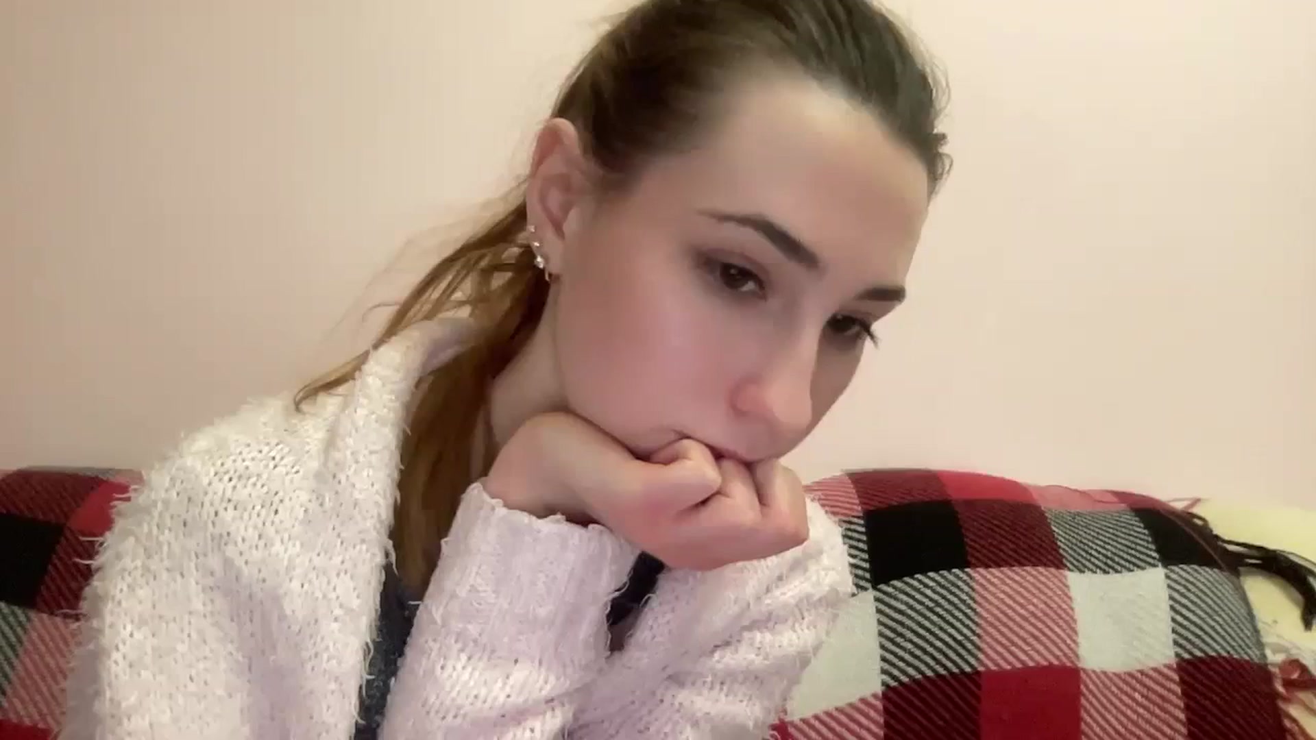 Gallery image thumbnail from Just_I's myfreecams stream on, 11/28/2023, 24:59 image 16 of 20