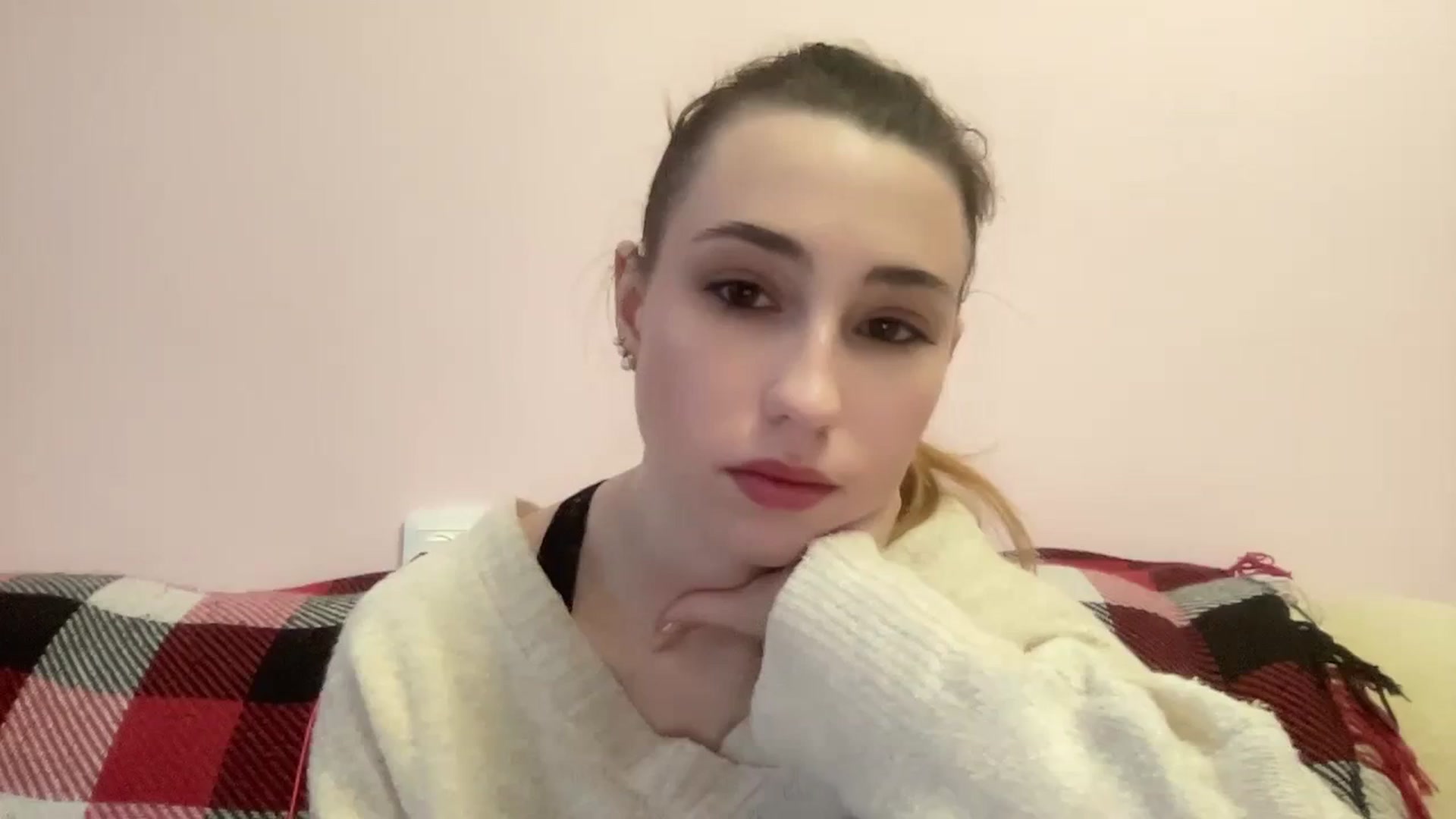 Gallery image thumbnail from Just_I's myfreecams stream on, 12/12/2023, 13:32 image 4 of 20