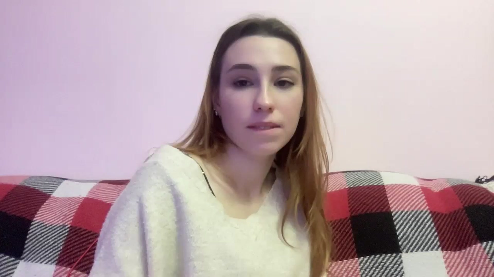 Gallery image thumbnail from Just_I's myfreecams stream on, 12/17/2023, 24:01 image 9 of 20