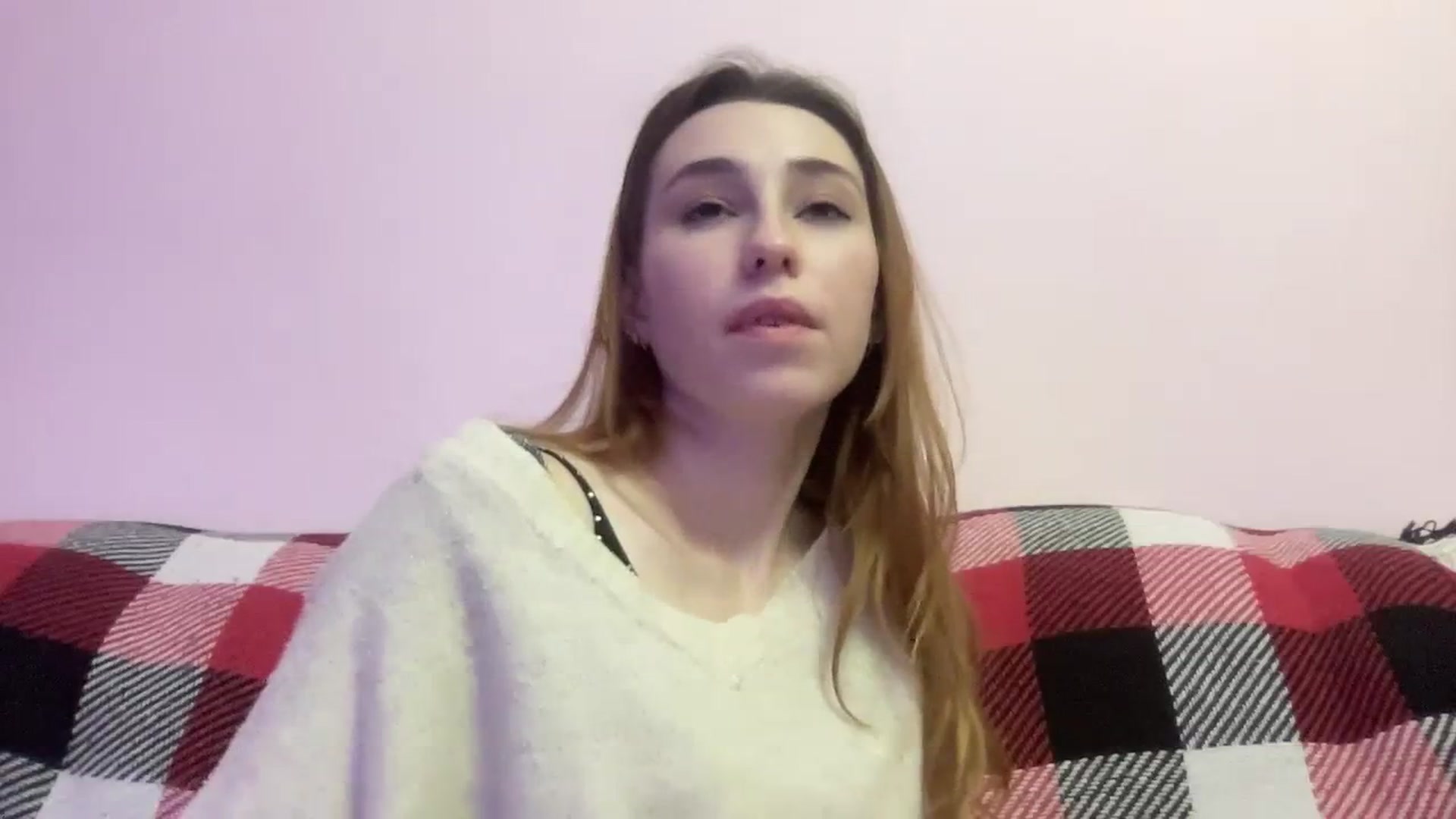 Gallery image thumbnail from Just_I's myfreecams stream on, 12/17/2023, 24:01 image 11 of 20
