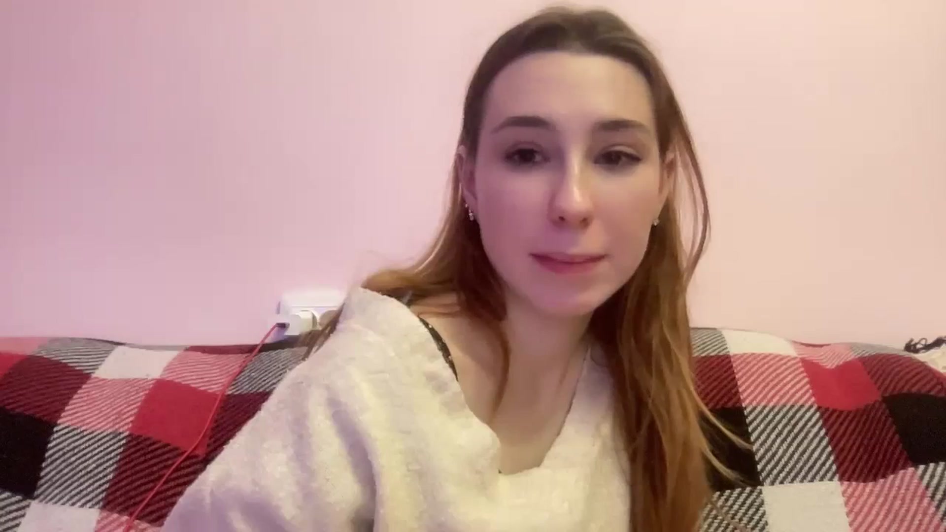 Gallery image thumbnail from Just_I's myfreecams stream on, 12/17/2023, 24:01 image 19 of 20