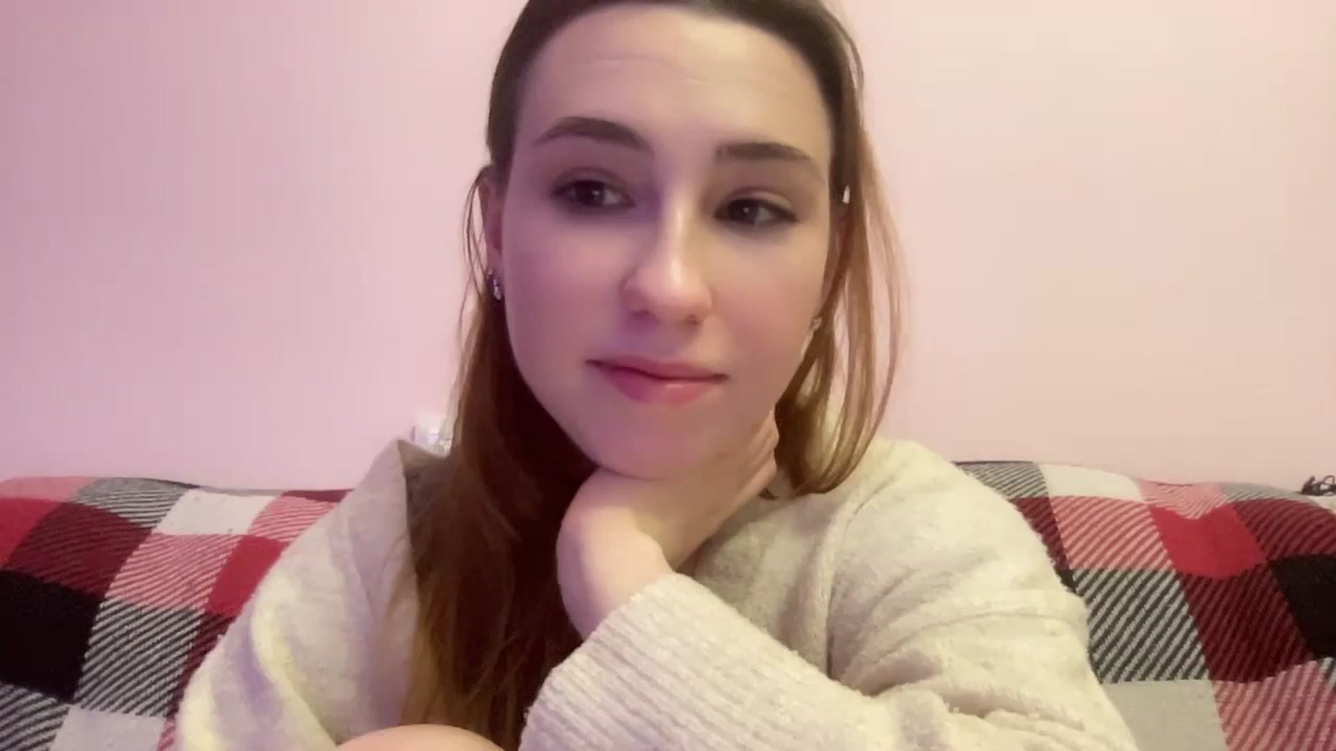 Gallery image thumbnail from Just_I's myfreecams stream on, 12/17/2023, 24:01 image 3 of 20