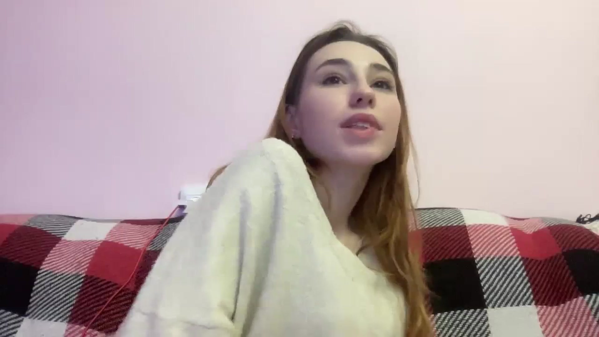 Gallery image thumbnail from Just_I's myfreecams stream on, 12/17/2023, 24:01 image 12 of 20