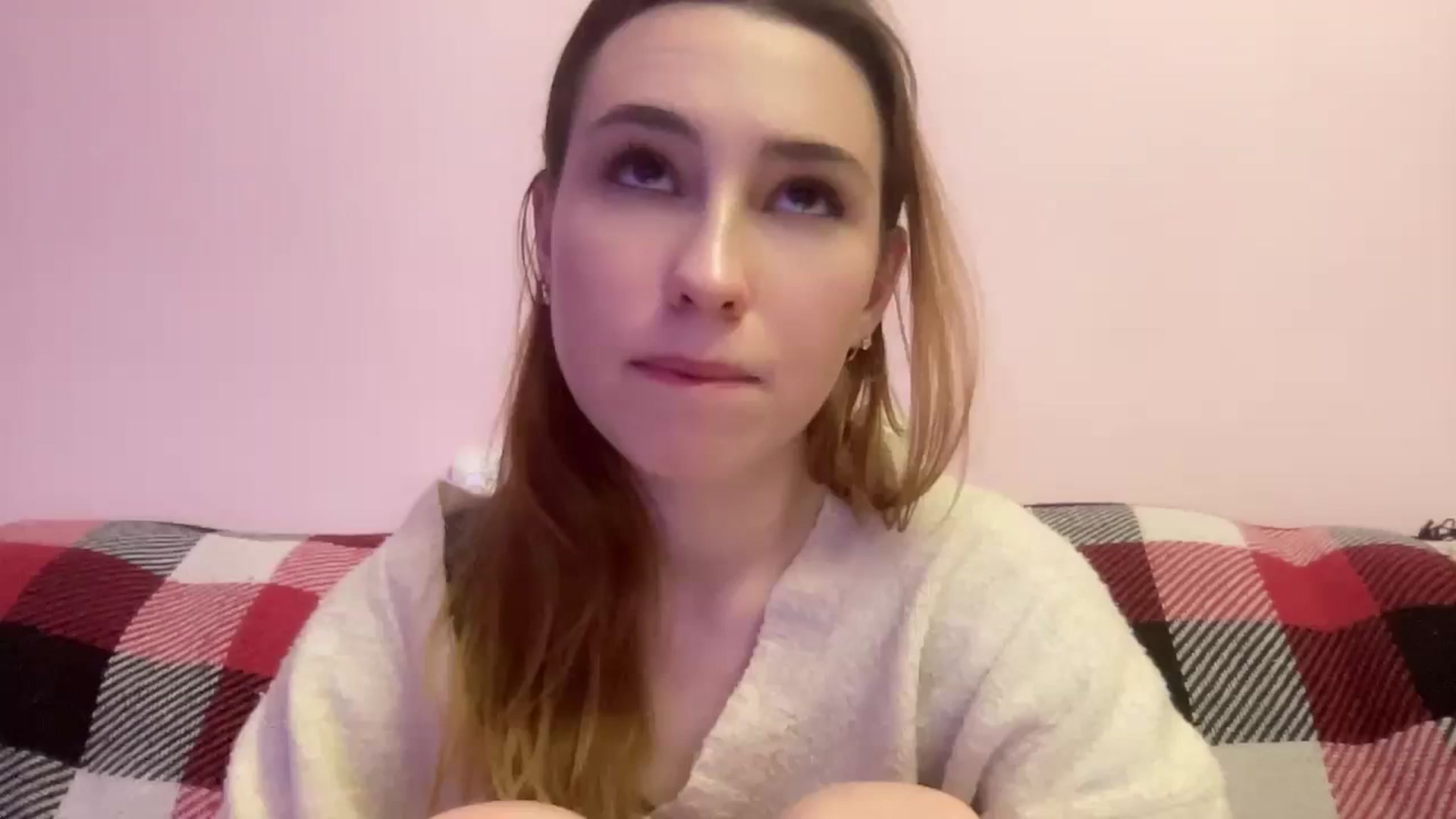 Gallery image thumbnail from Just_I's myfreecams stream on, 12/17/2023, 24:01 image 2 of 20
