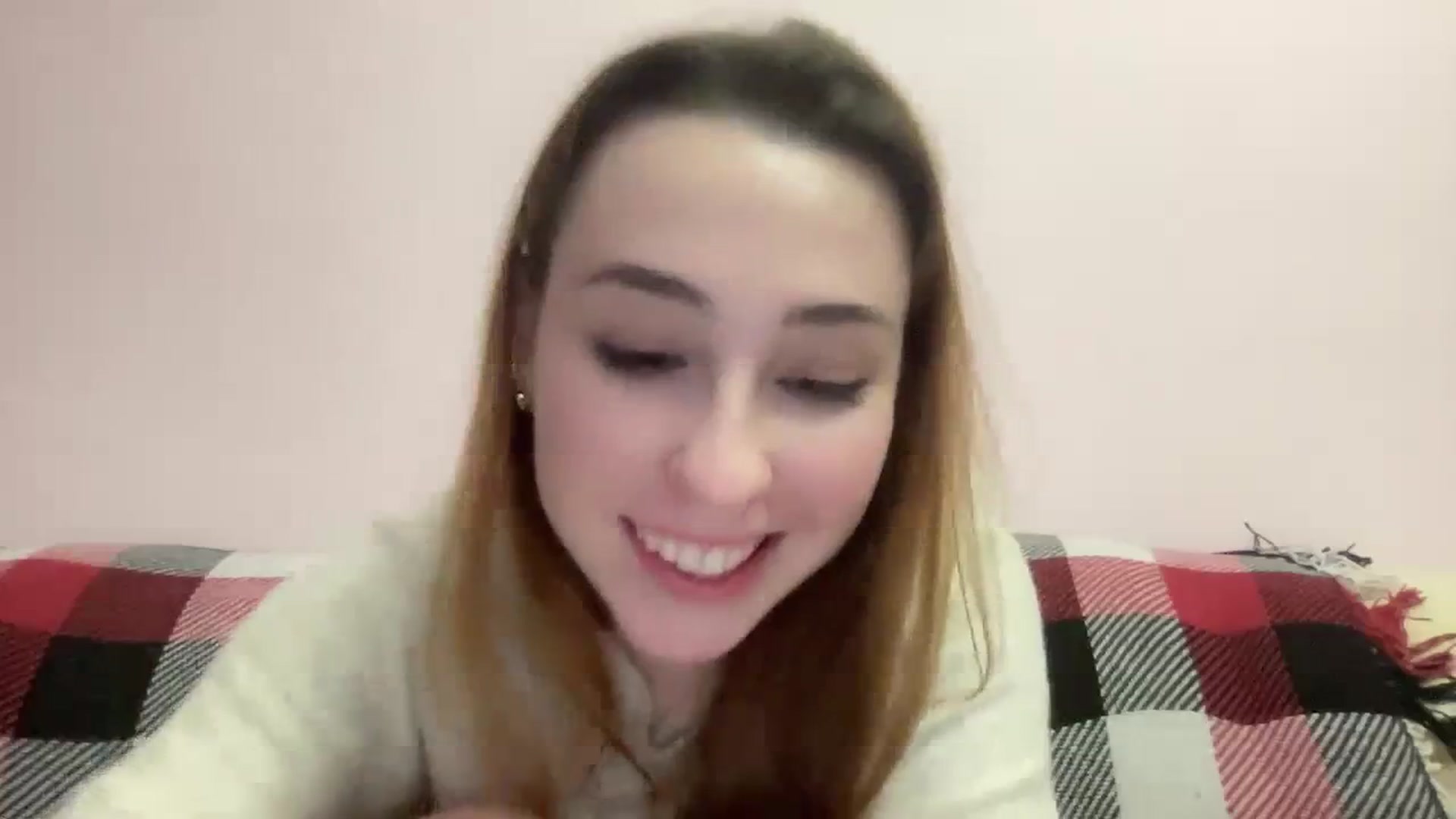 Gallery image thumbnail from Just_I's myfreecams stream on, 12/17/2023, 02:11 image 12 of 20