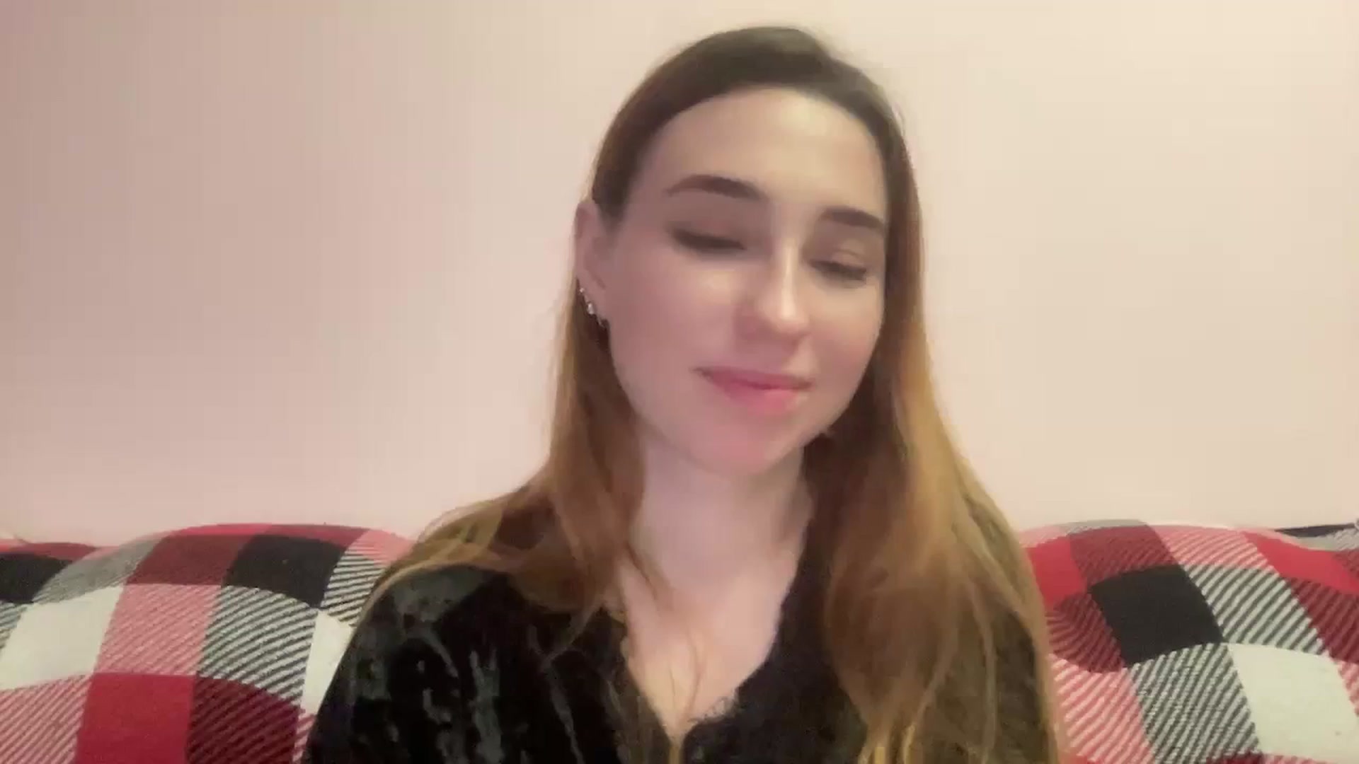 Gallery image thumbnail from Just_I's myfreecams stream on, 12/19/2023, 02:54 image 6 of 20