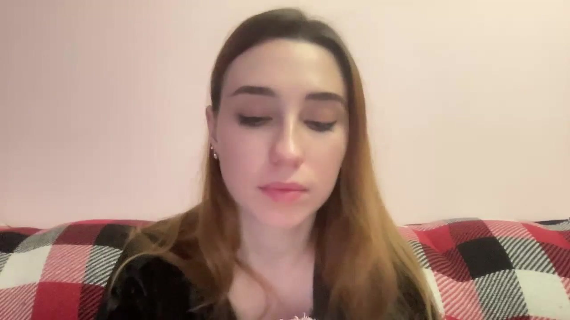 Gallery image thumbnail from Just_I's myfreecams stream on, 12/19/2023, 02:54 image 10 of 20