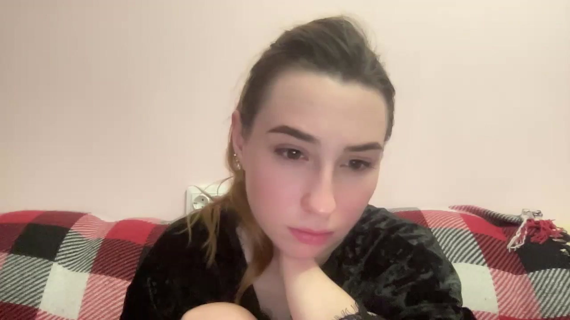 Gallery image thumbnail from Just_I's myfreecams stream on, 12/20/2023, 02:10 image 11 of 20