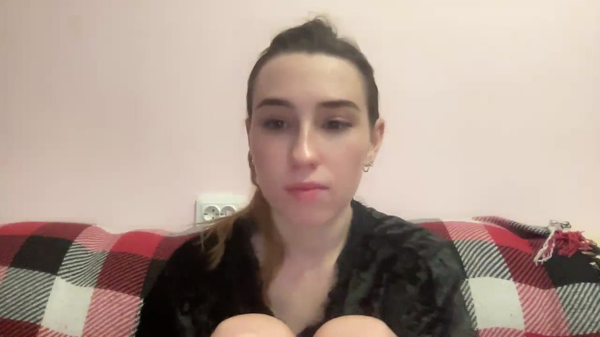 Gallery image thumbnail from Just_I's myfreecams stream on, 12/20/2023, 02:10 image 18 of 20