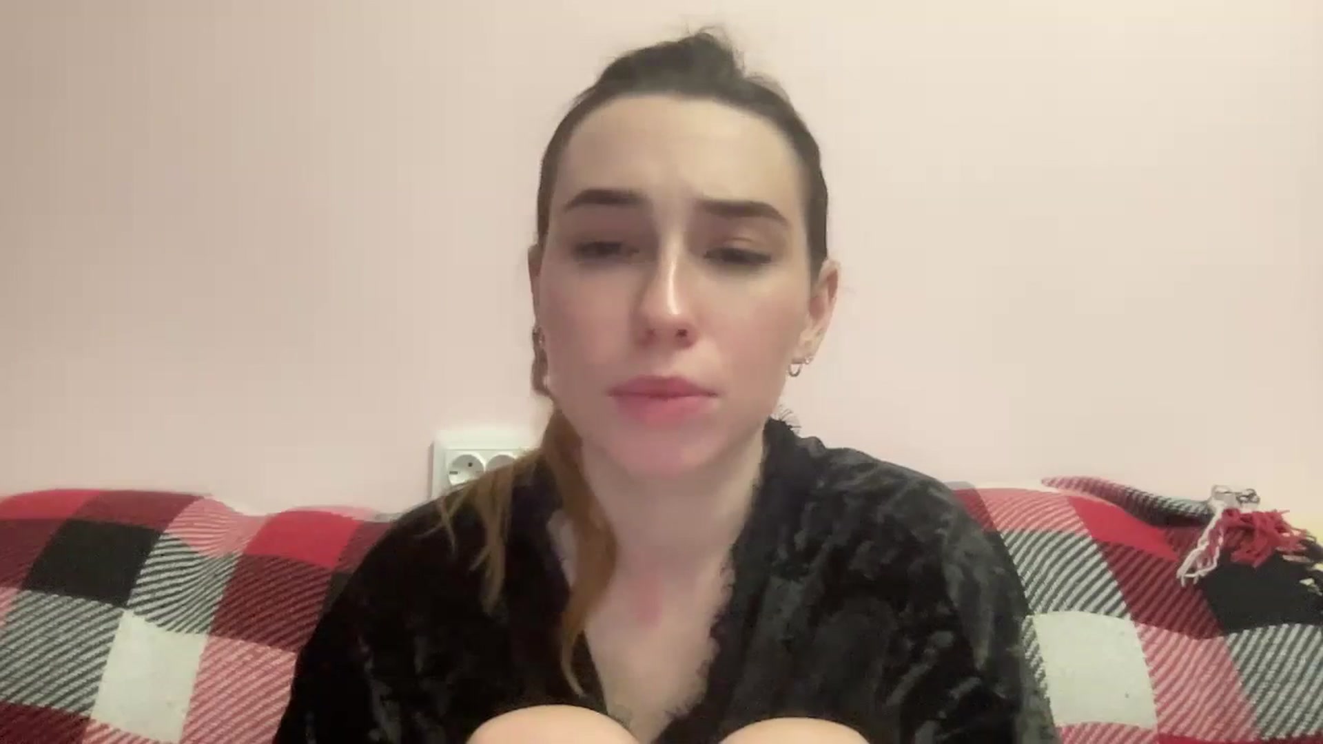 Gallery image thumbnail from Just_I's myfreecams stream on, 12/20/2023, 02:10 image 10 of 20