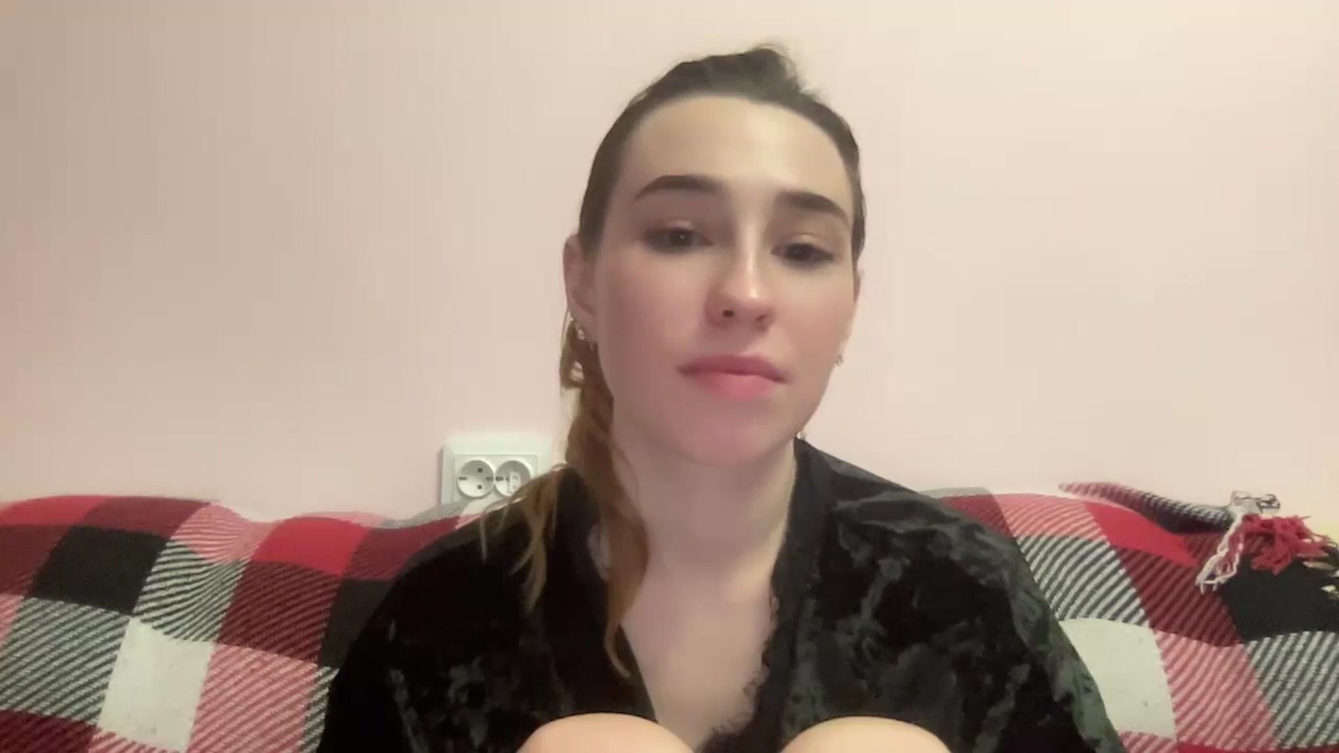 Gallery image thumbnail from Just_I's myfreecams stream on, 12/20/2023, 02:10 image 4 of 20