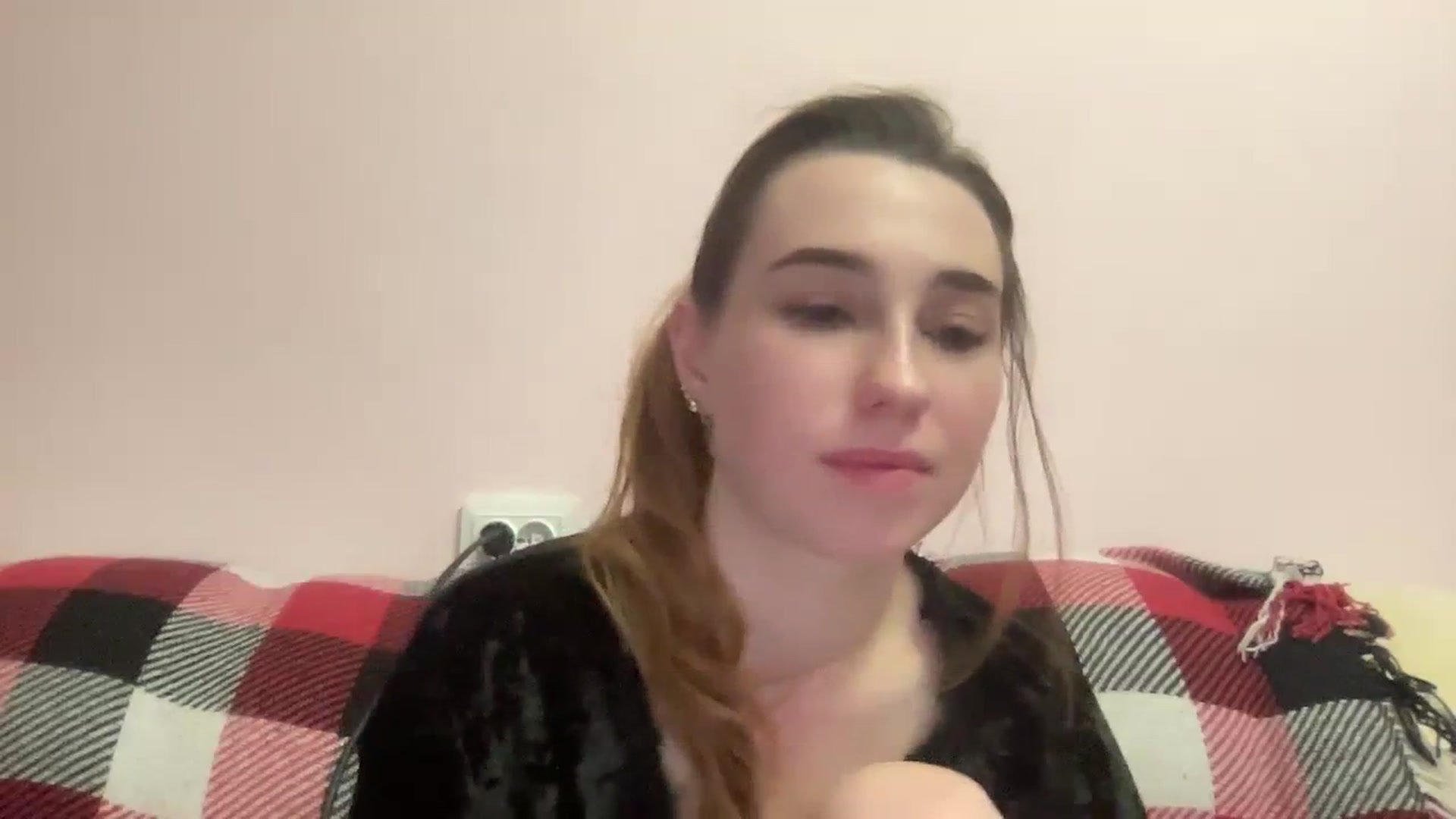 Gallery image thumbnail from Just_I's myfreecams stream on, 12/20/2023, 03:17 image 2 of 20