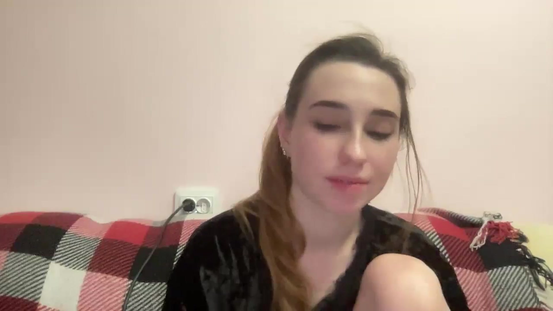 Gallery image thumbnail from Just_I's myfreecams stream on, 12/20/2023, 03:17 image 18 of 20