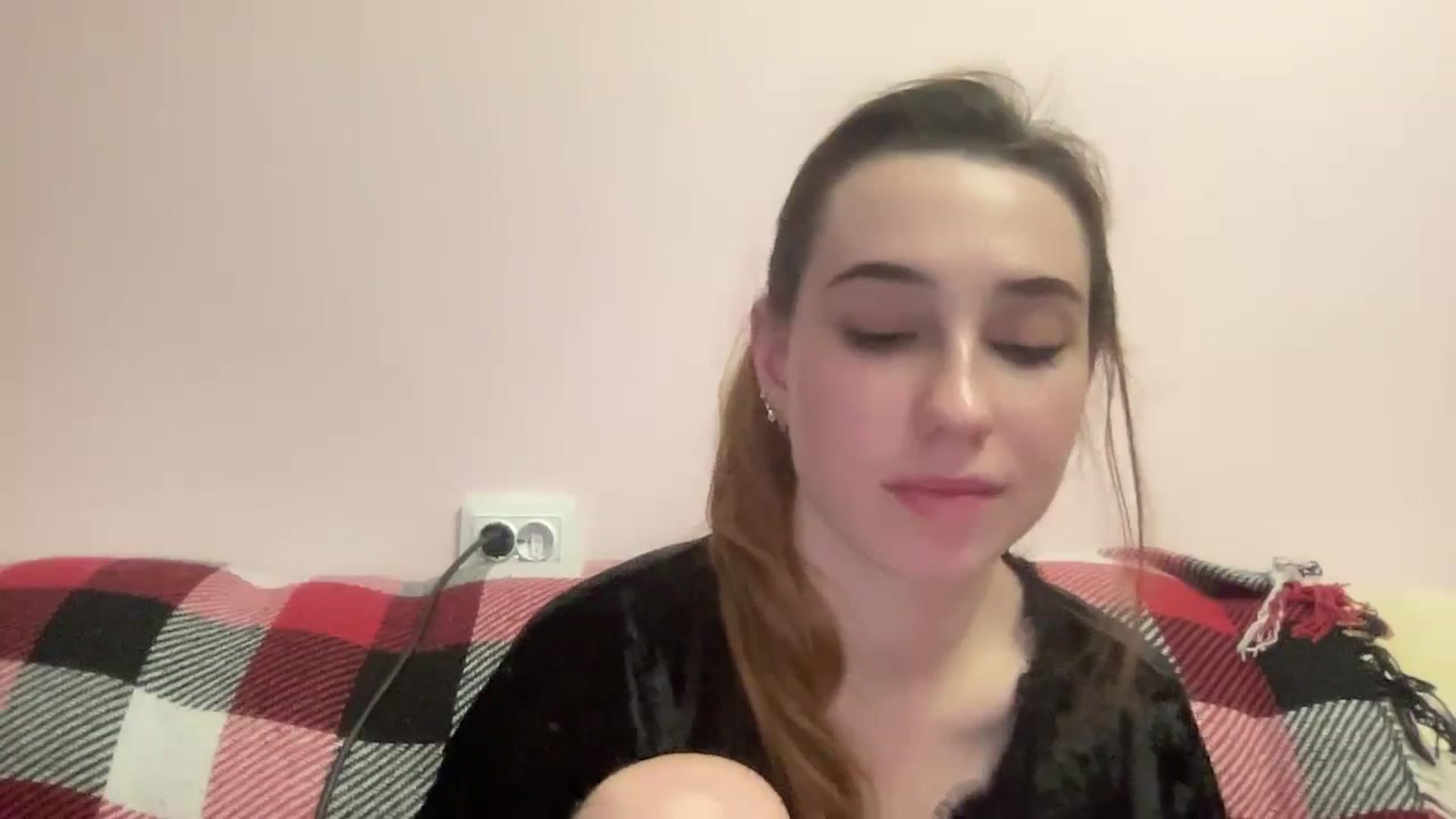 Gallery image thumbnail from Just_I's myfreecams stream on, 12/20/2023, 03:29 image 3 of 20