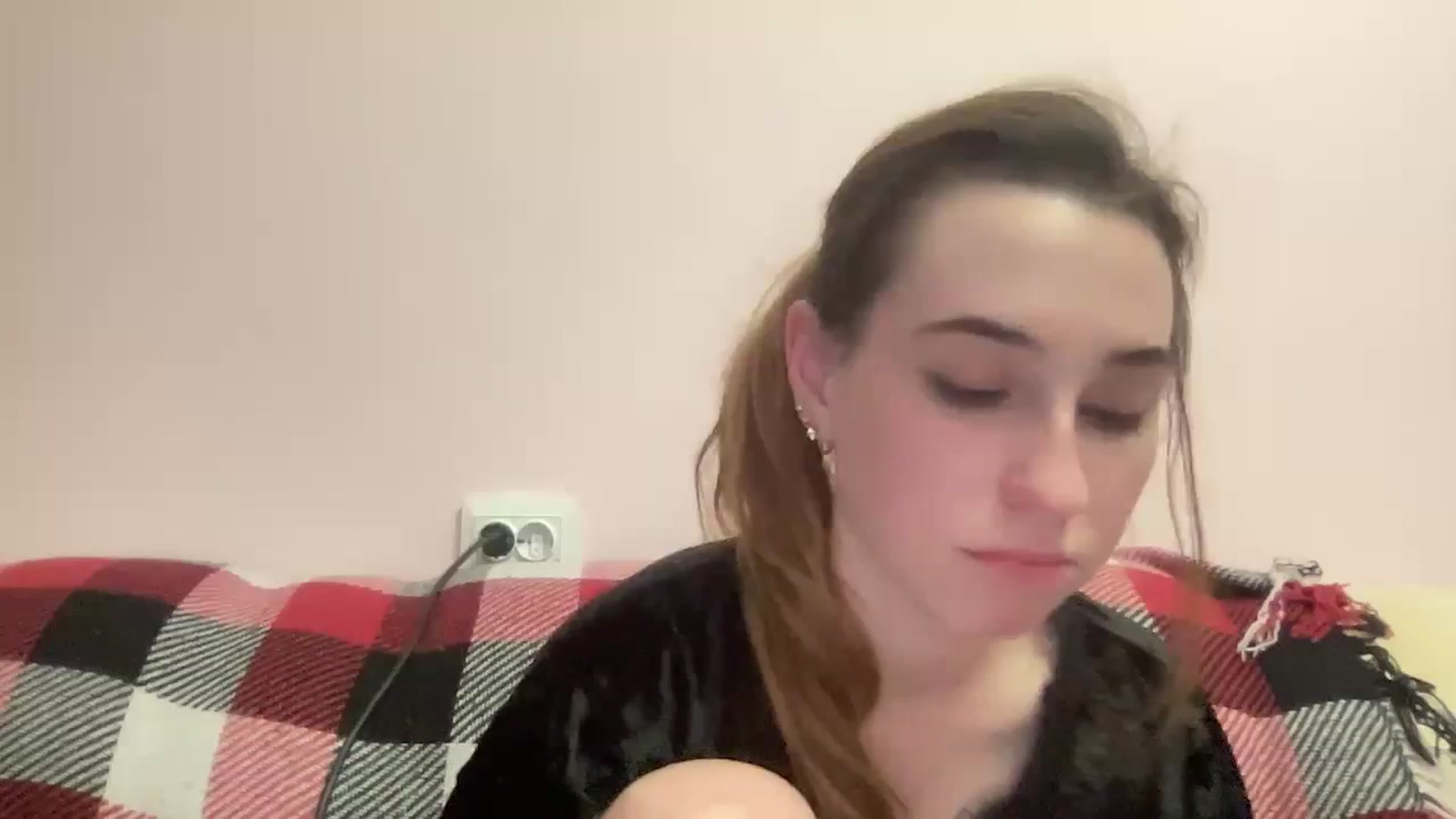 Gallery image thumbnail from Just_I's myfreecams stream on, 12/20/2023, 03:29 image 1 of 20