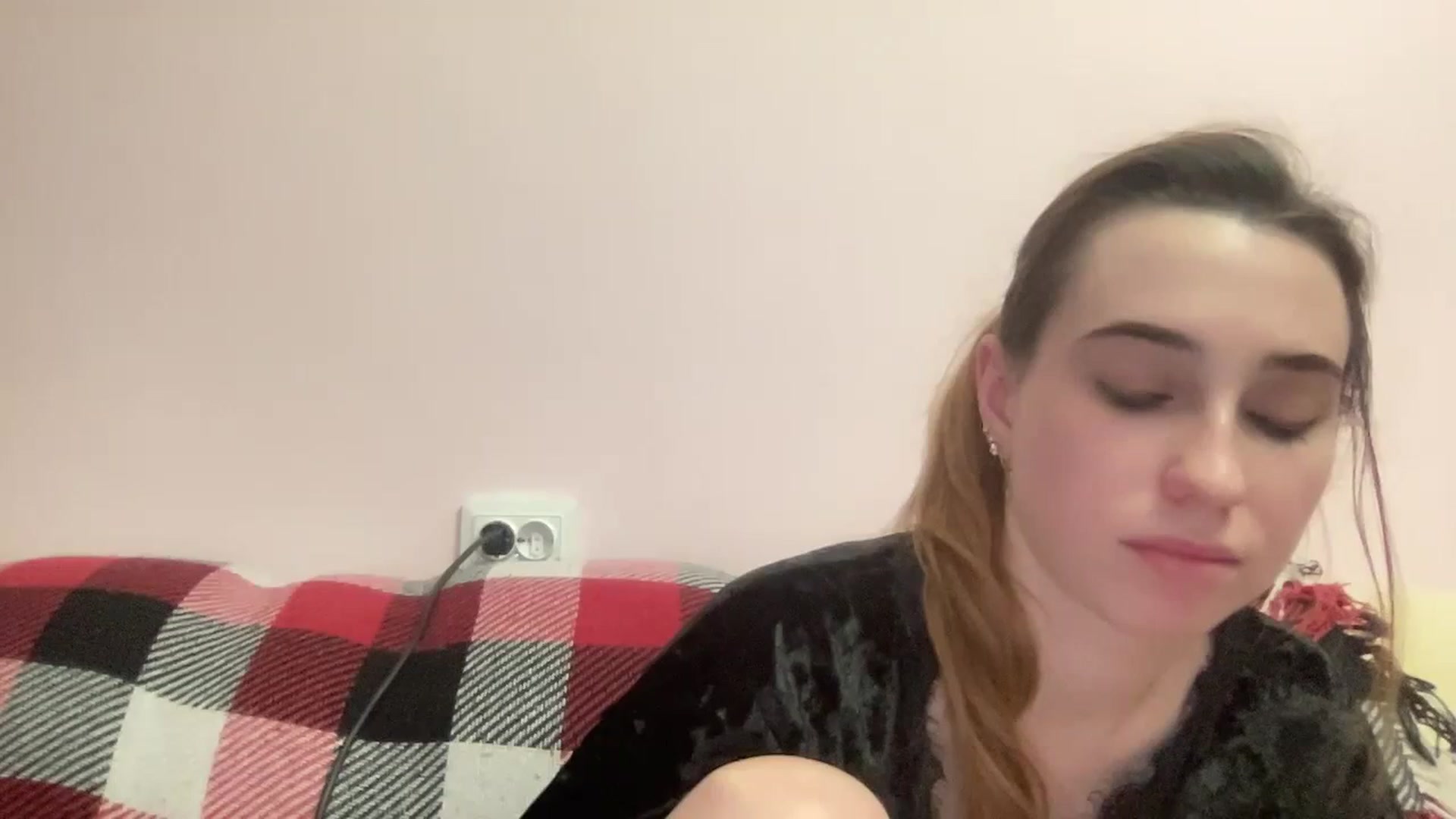 Gallery image thumbnail from Just_I's myfreecams stream on, 12/20/2023, 03:29 image 7 of 20
