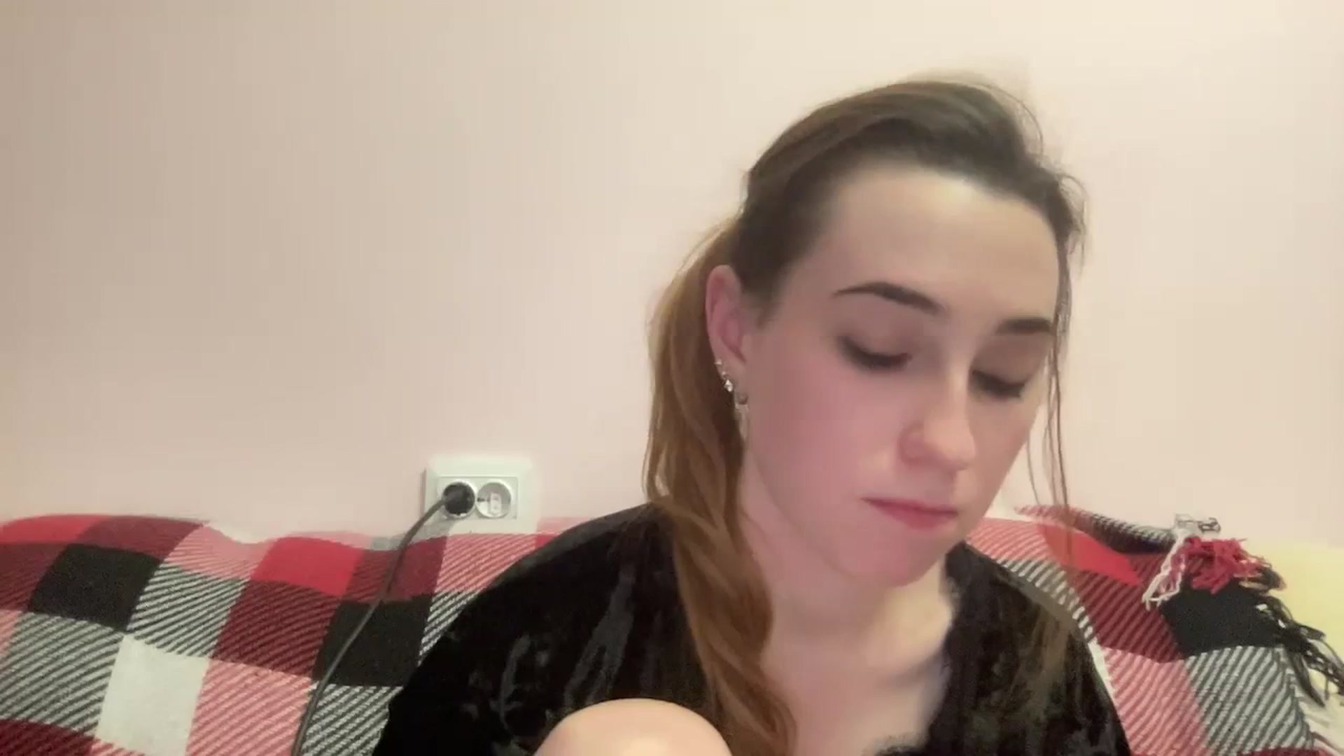 Gallery image thumbnail from Just_I's myfreecams stream on, 12/20/2023, 03:29 image 16 of 20