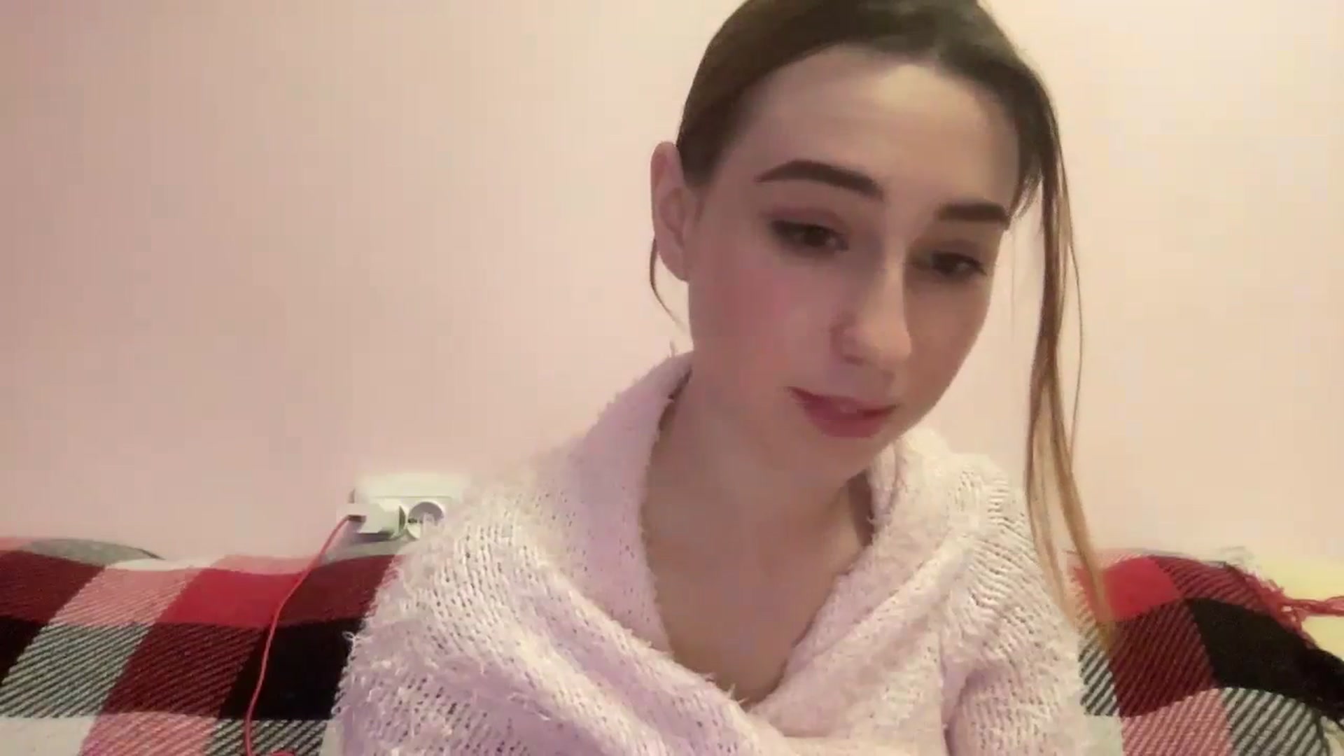 Gallery image thumbnail from Just_I's myfreecams stream on, 12/26/2023, 21:33 image 19 of 20
