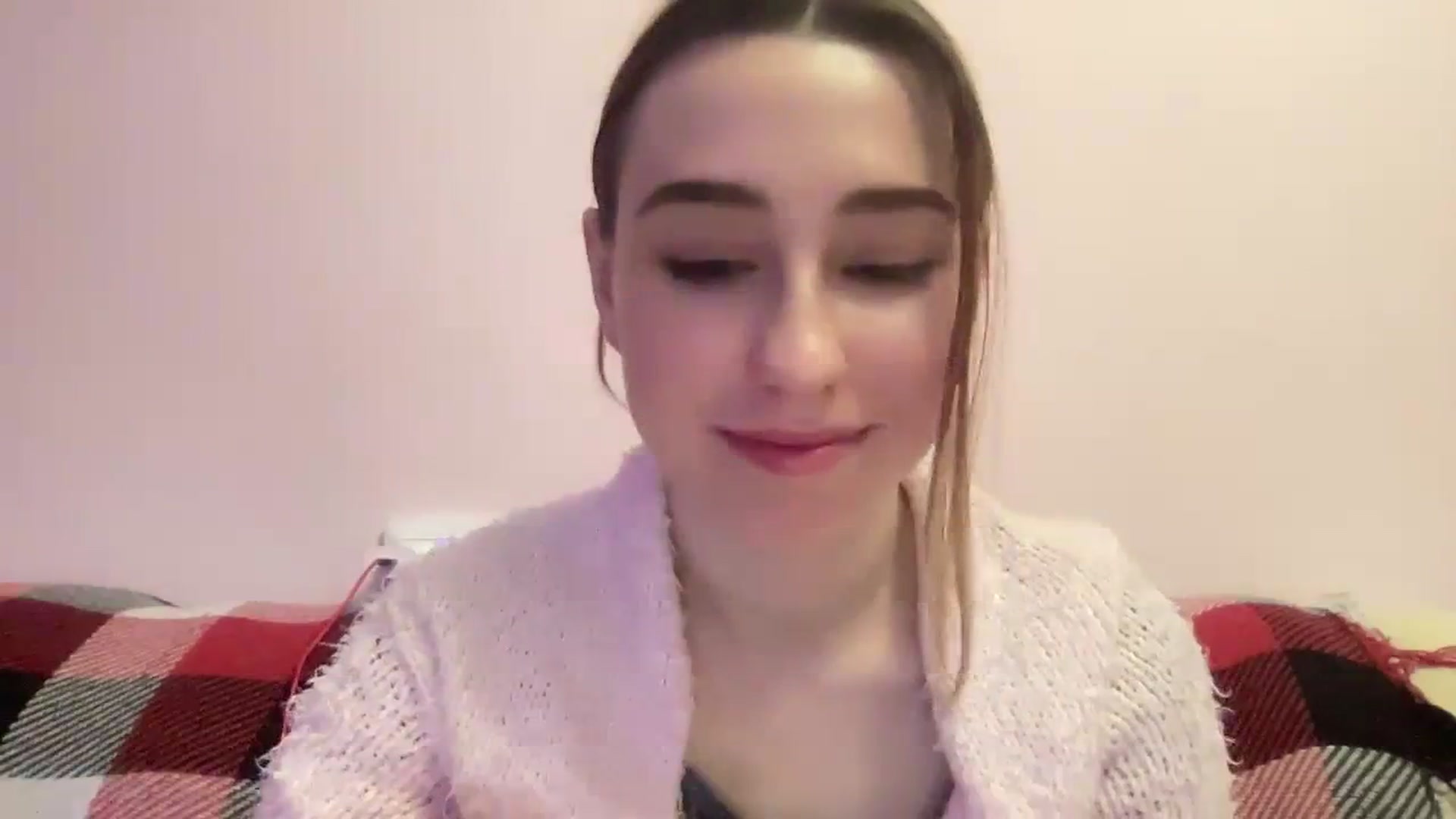 Gallery image thumbnail from Just_I's myfreecams stream on, 12/26/2023, 21:33 image 12 of 20