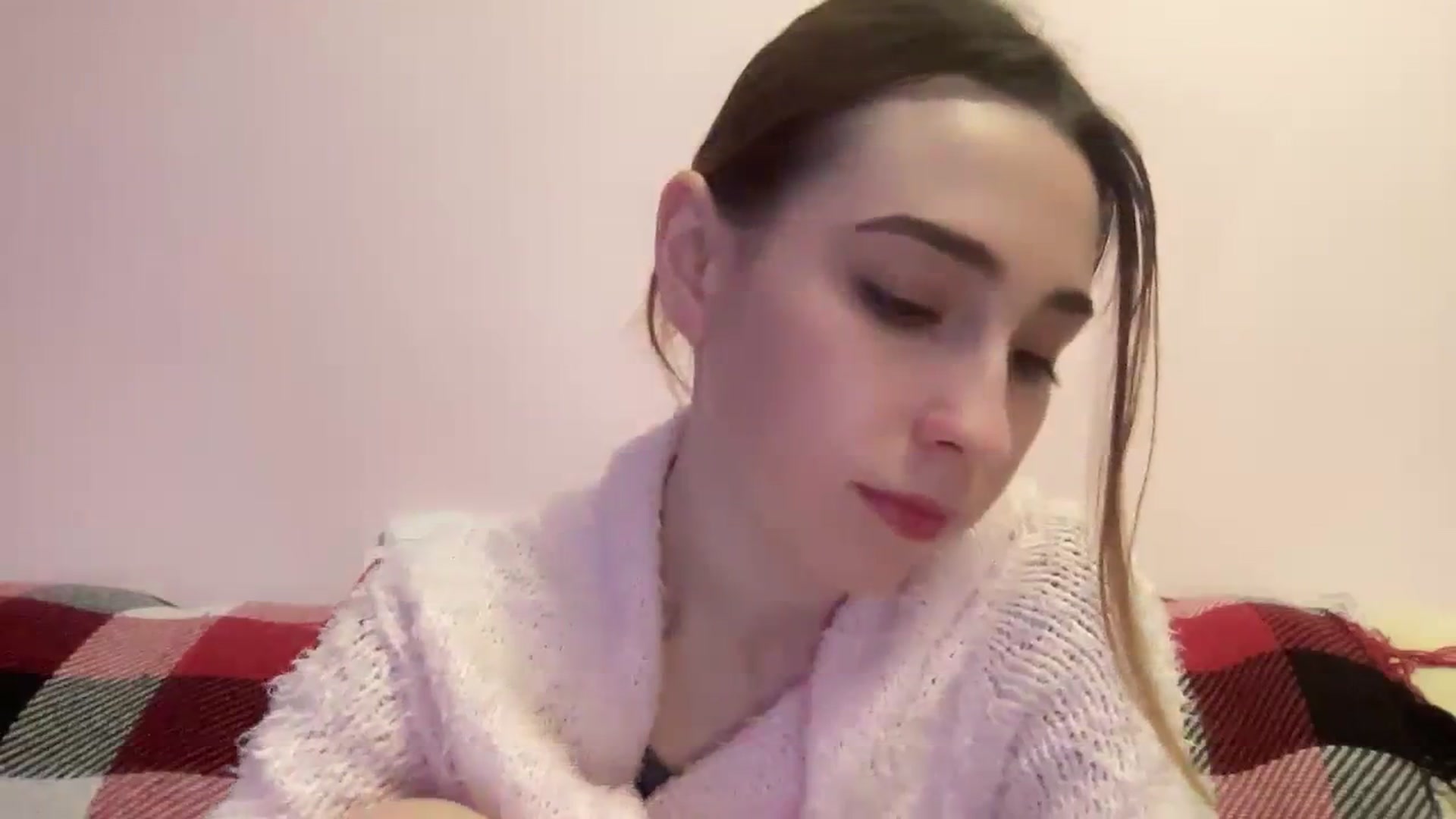 Gallery image thumbnail from Just_I's myfreecams stream on, 12/26/2023, 21:33 image 13 of 20