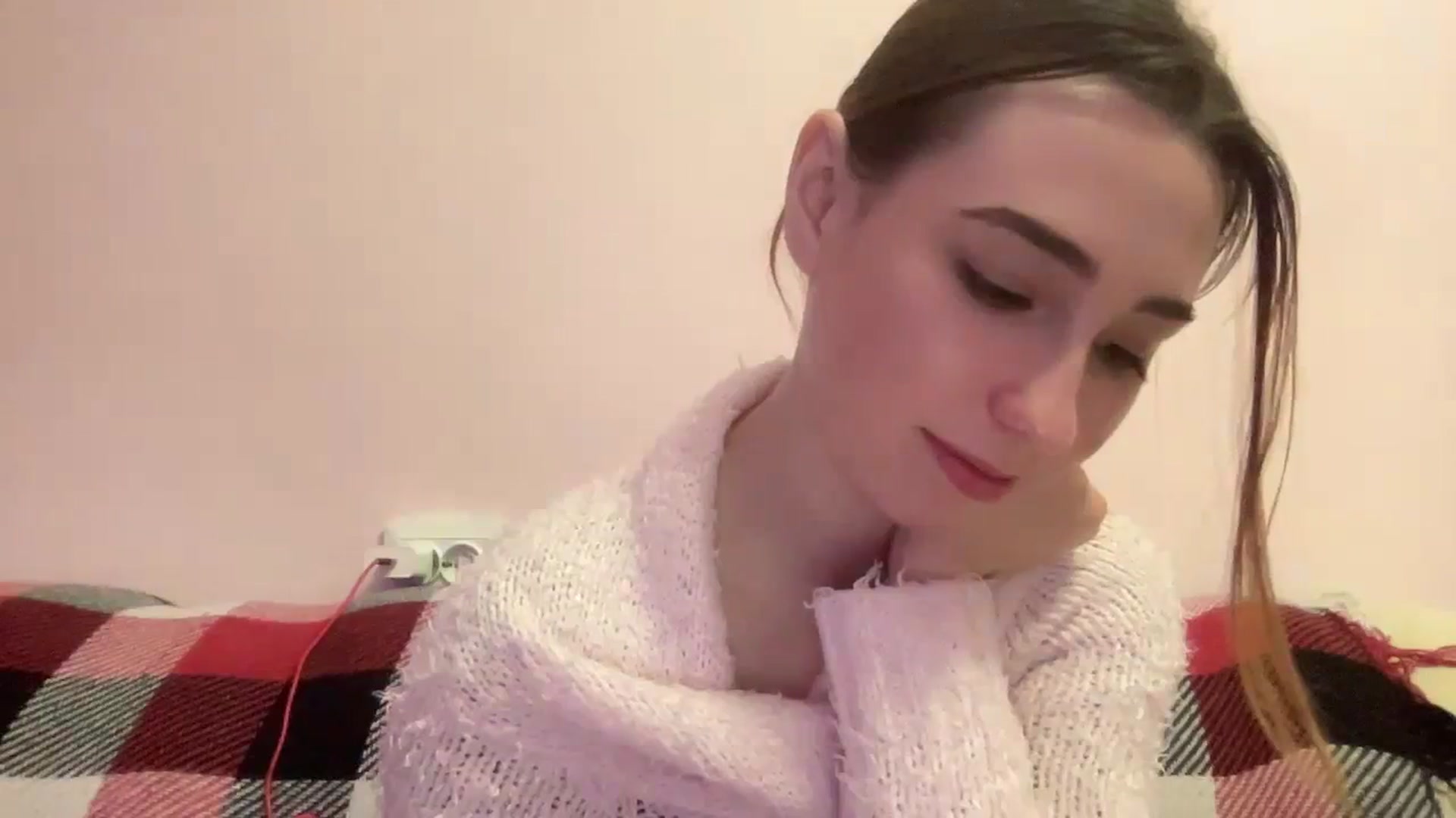 Gallery image thumbnail from Just_I's myfreecams stream on, 12/26/2023, 21:33 image 18 of 20