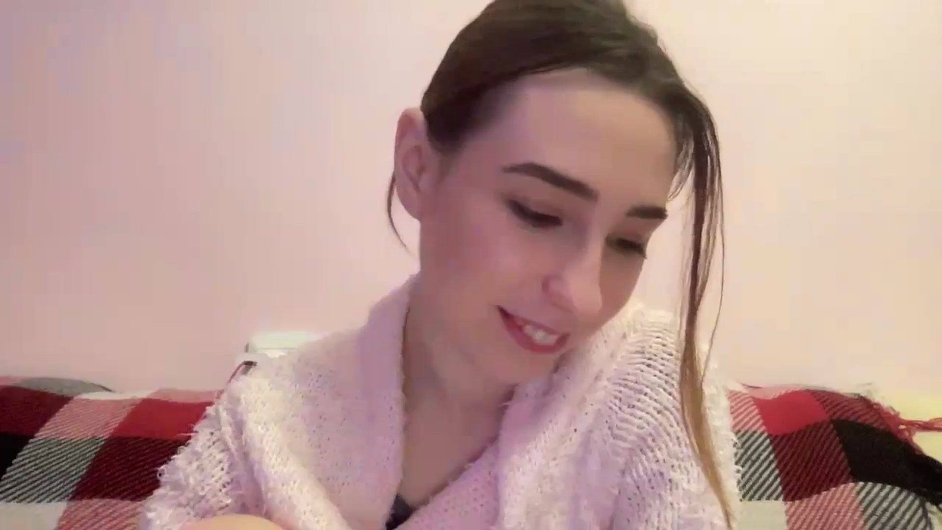 Gallery image thumbnail from Just_I's myfreecams stream on, 12/26/2023, 21:33 image 16 of 20