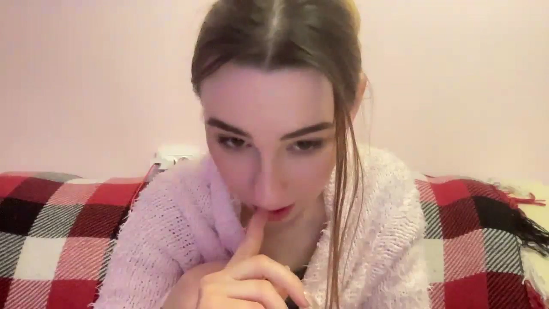 Gallery image thumbnail from Just_I's myfreecams stream on, 12/26/2023, 22:10 image 13 of 20