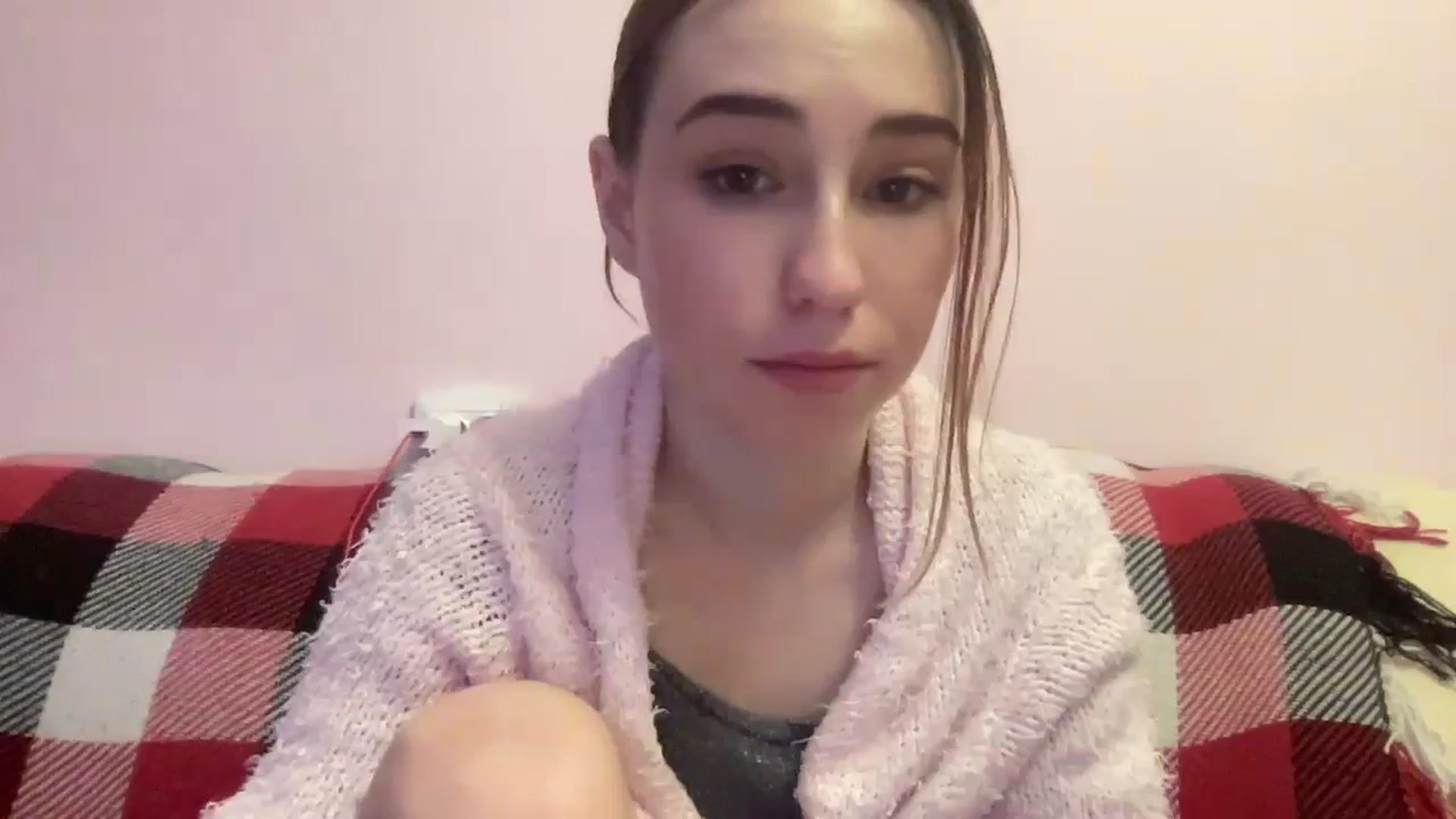Gallery image thumbnail from Just_I's myfreecams stream on, 12/26/2023, 22:10 image 8 of 20