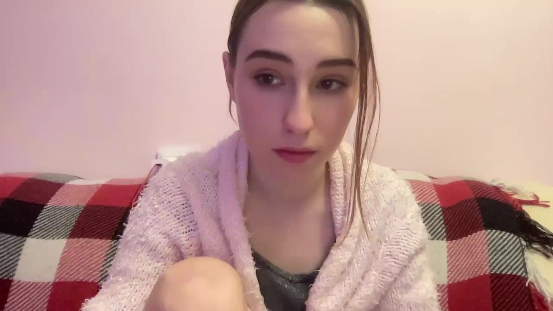 Gallery image thumbnail from Just_I's myfreecams stream on, 12/26/2023, 22:10 image 15 of 20