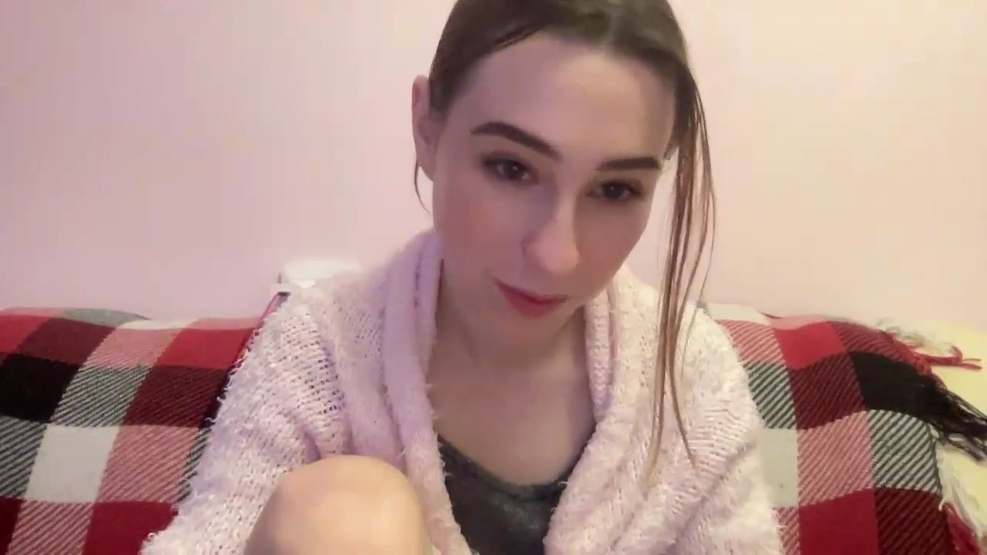 Gallery image thumbnail from Just_I's myfreecams stream on, 12/26/2023, 22:10 image 17 of 20