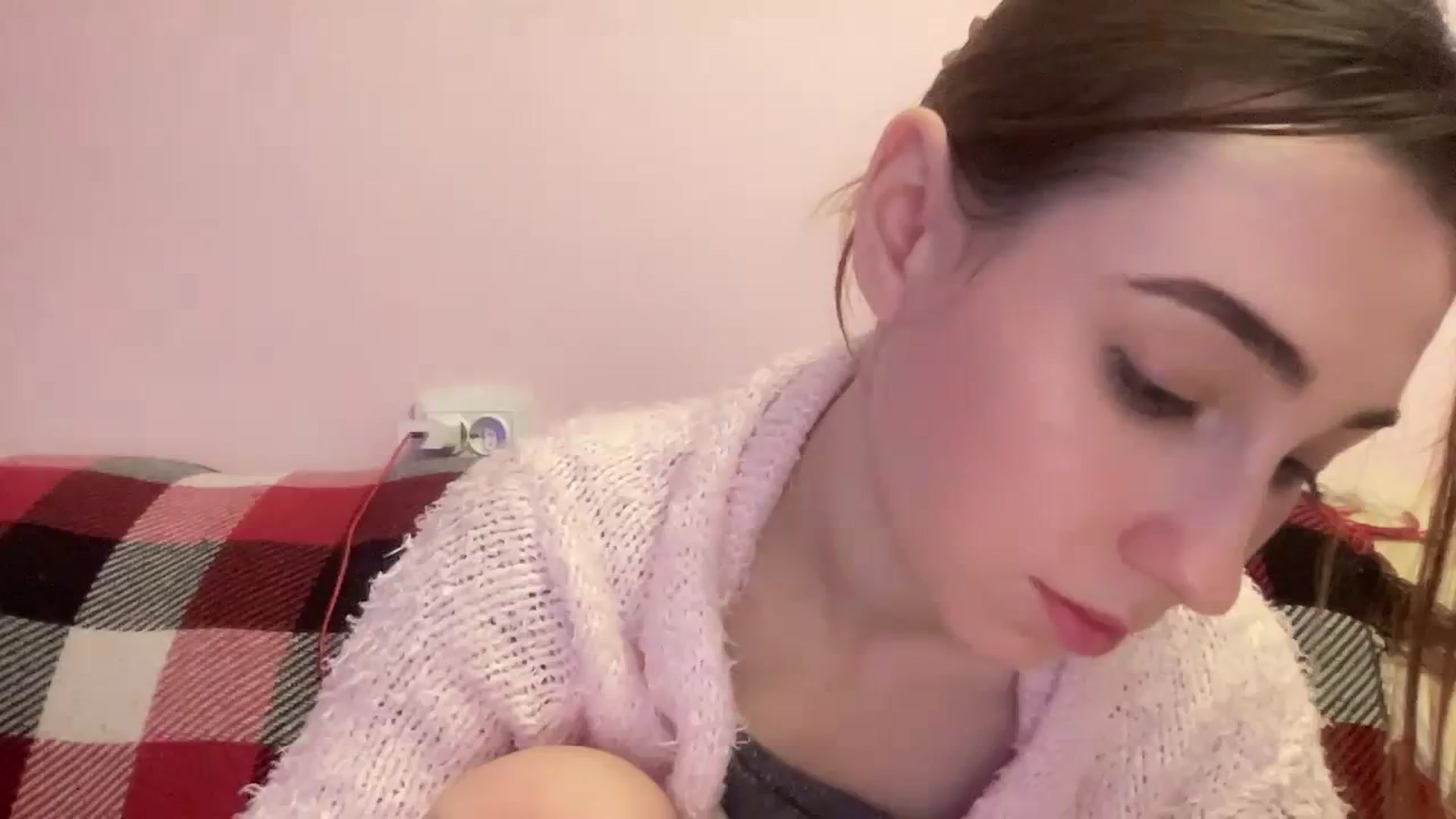 Gallery image thumbnail from Just_I's myfreecams stream on, 12/26/2023, 22:10 image 4 of 20