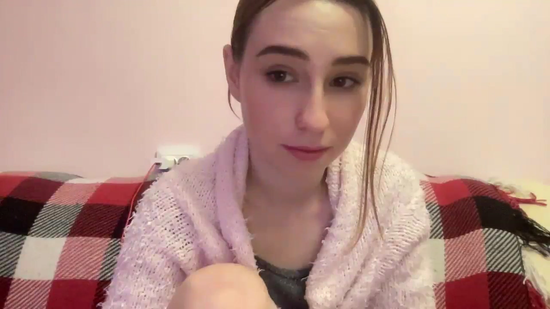 Gallery image thumbnail from Just_I's myfreecams stream on, 12/26/2023, 22:10 image 9 of 20