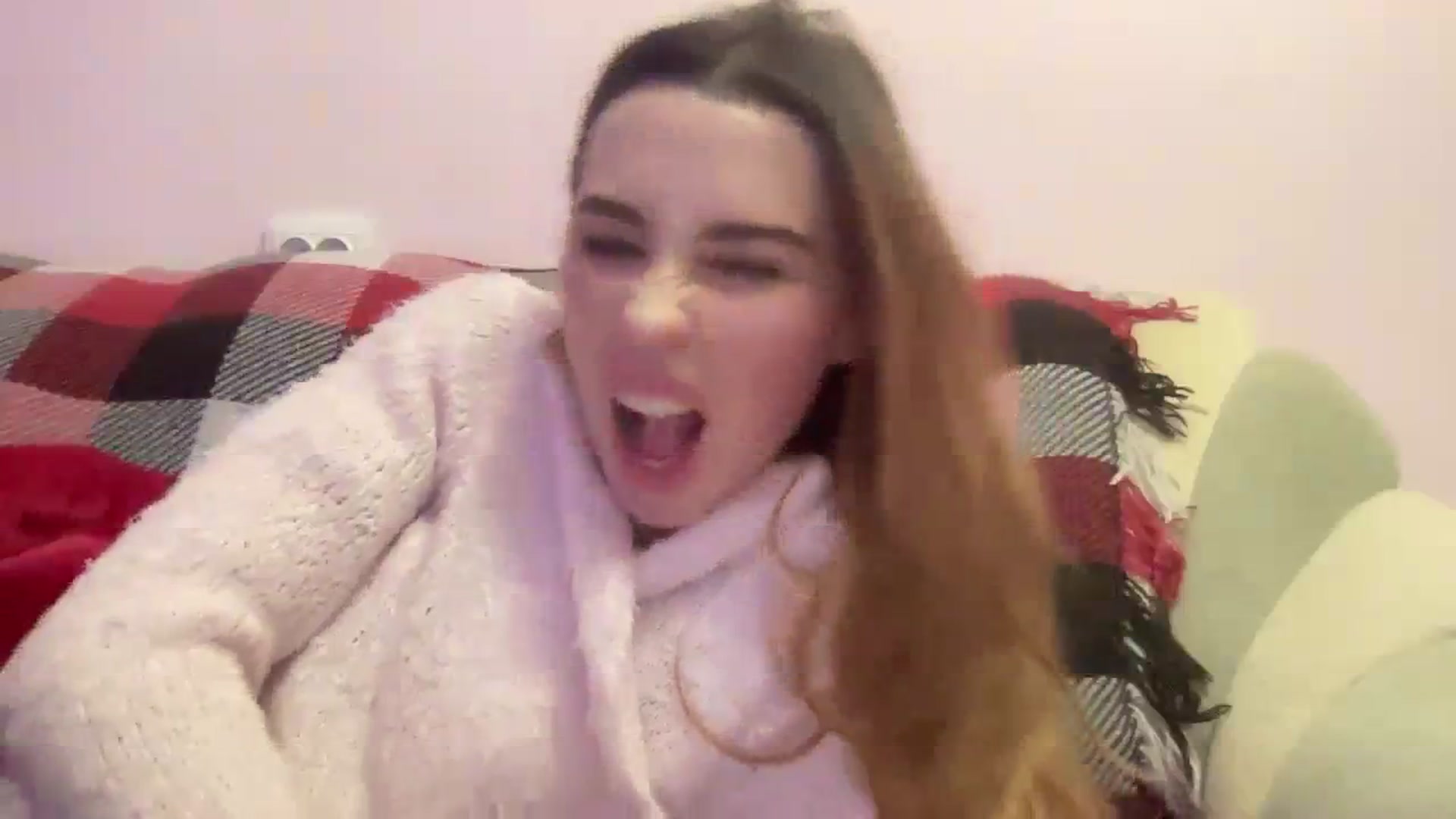 Gallery image thumbnail from Just_I's myfreecams stream on, 12/27/2023, 01:44 image 17 of 20