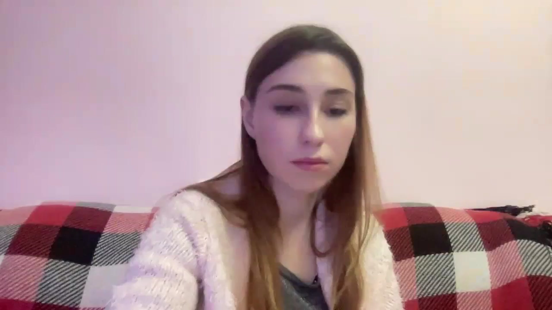 Gallery image thumbnail from Just_I's myfreecams stream on, 12/27/2023, 21:16 image 17 of 20