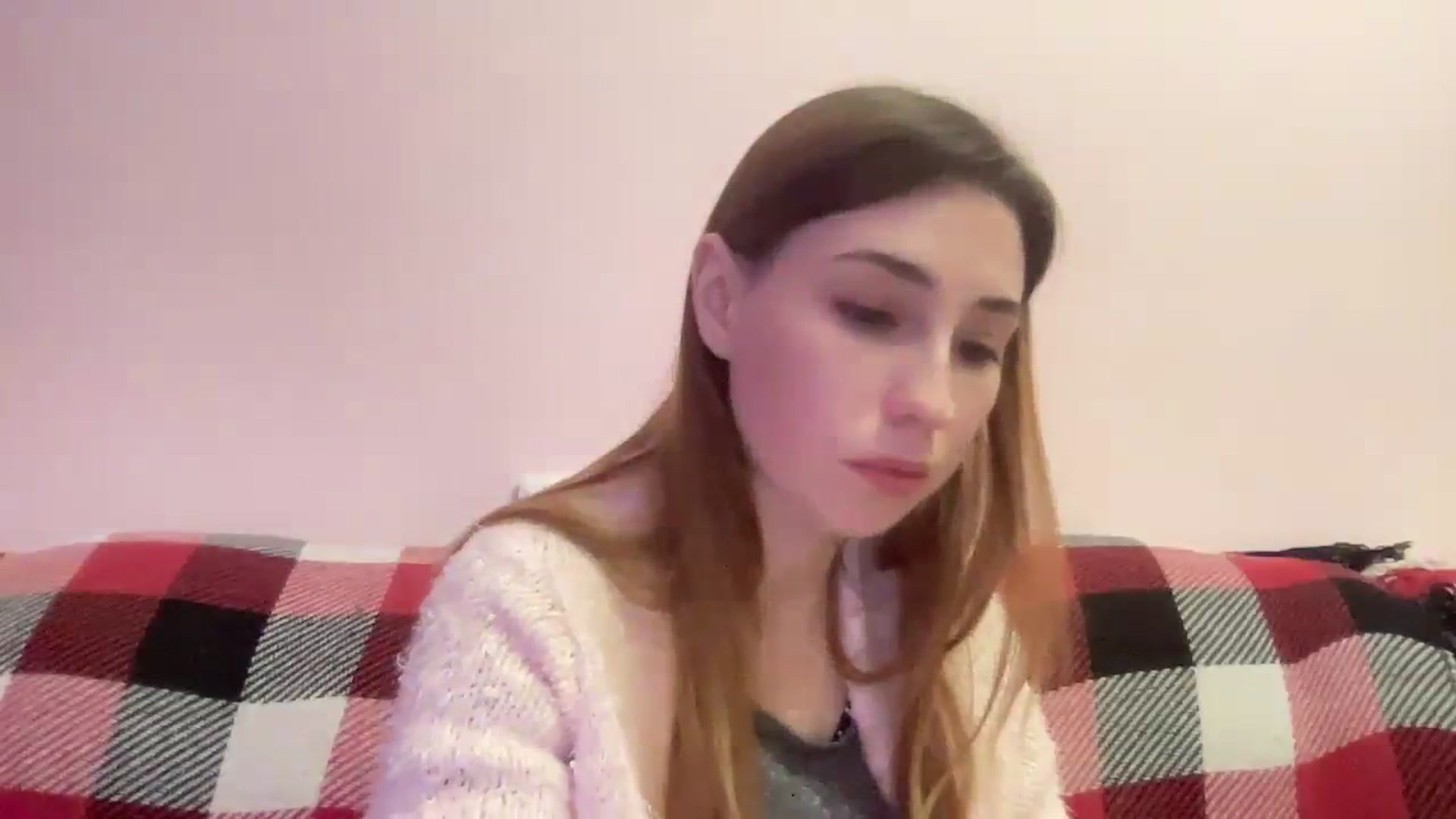 Gallery image thumbnail from Just_I's myfreecams stream on, 12/27/2023, 21:16 image 14 of 20
