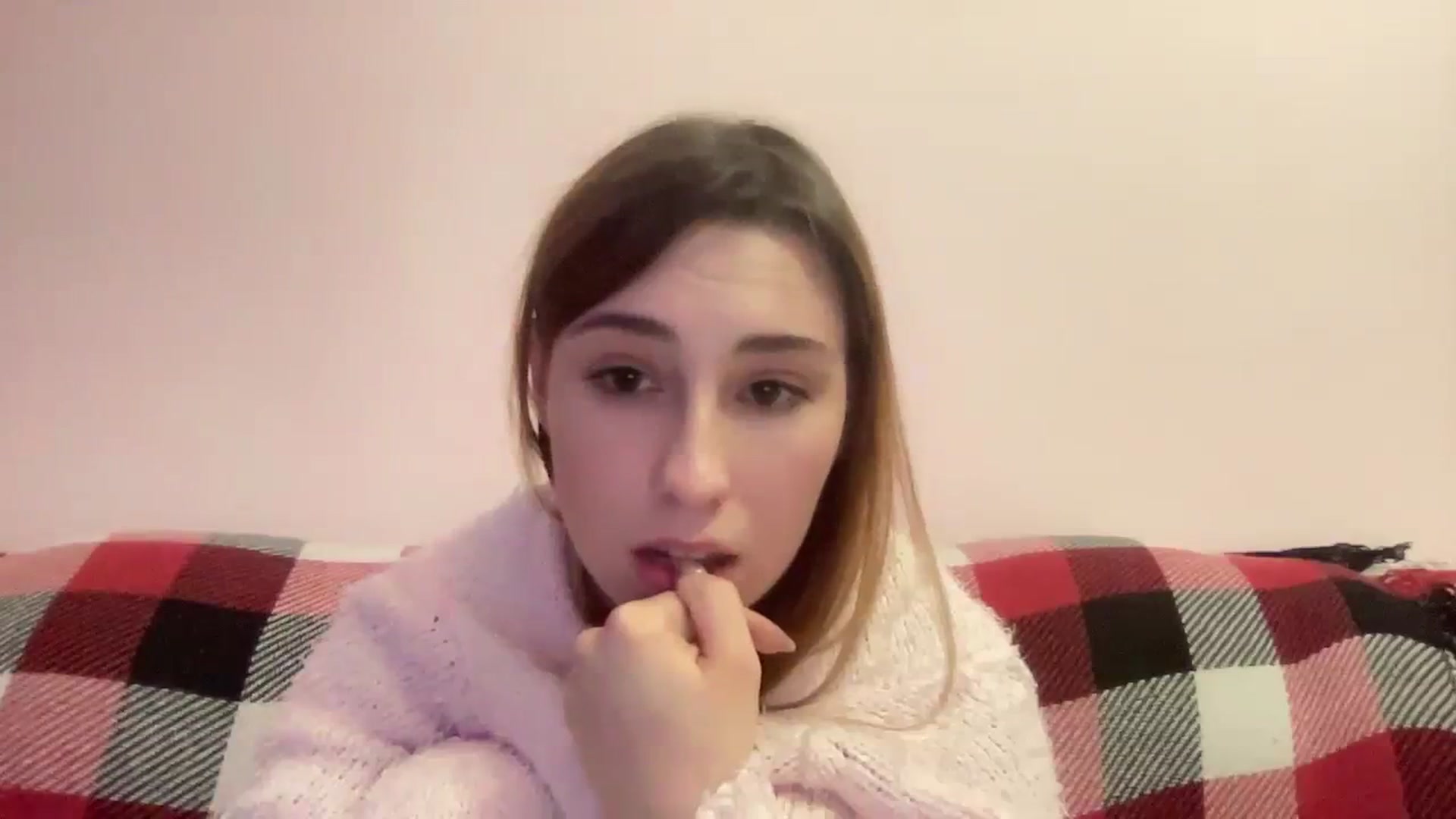 Gallery image thumbnail from Just_I's myfreecams stream on, 12/27/2023, 22:53 image 9 of 20