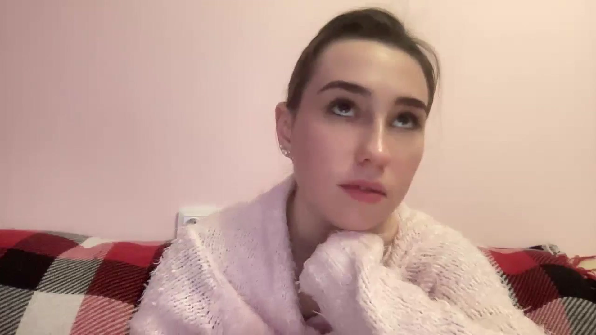 Gallery image thumbnail from Just_I's myfreecams stream on, 12/28/2023, 20:29 image 11 of 20