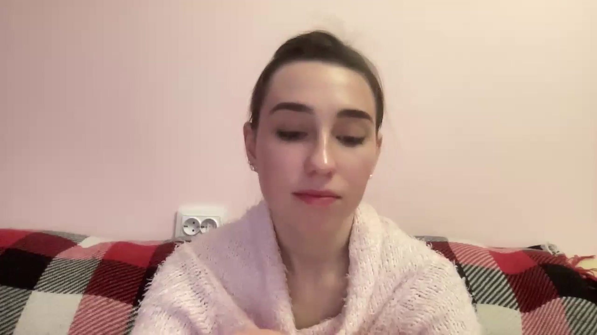 Gallery image thumbnail from Just_I's myfreecams stream on, 12/28/2023, 20:29 image 13 of 20