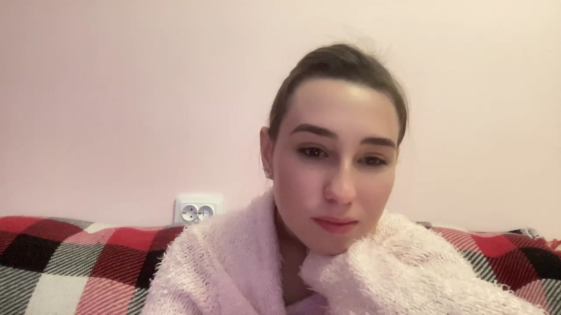 Gallery image thumbnail from Just_I's myfreecams stream on, 12/28/2023, 20:29 image 18 of 20