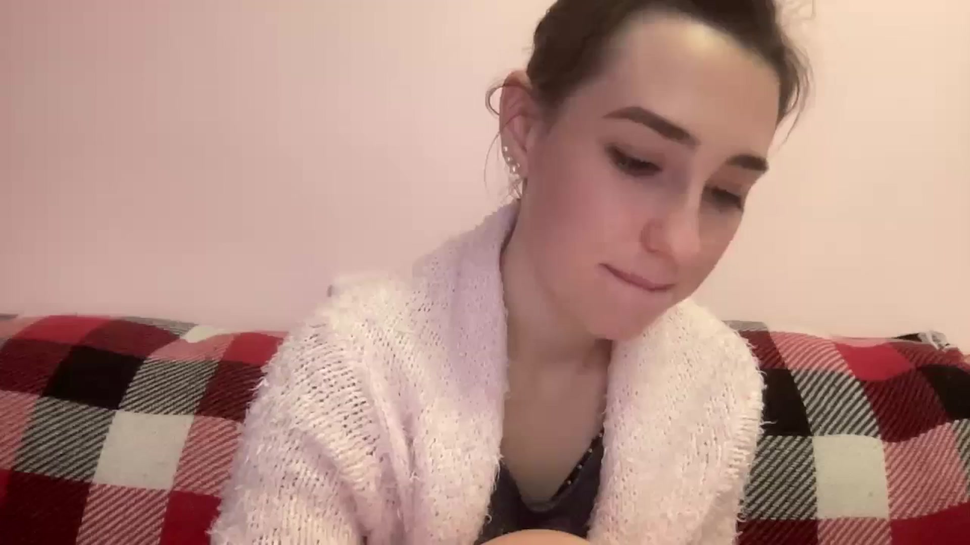 Gallery image thumbnail from Just_I's myfreecams stream on, 12/28/2023, 20:54 image 11 of 20
