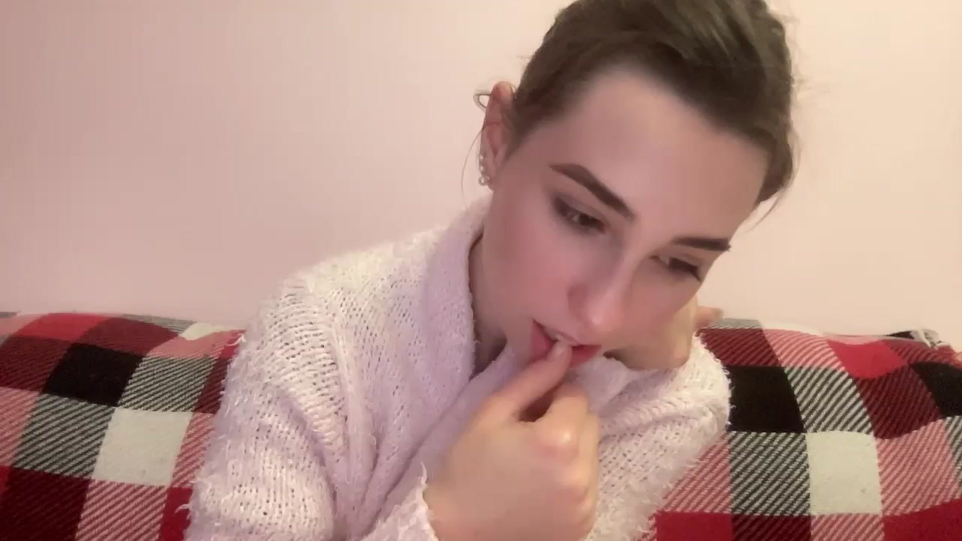 Gallery image thumbnail from Just_I's myfreecams stream on, 12/28/2023, 20:54 image 1 of 20