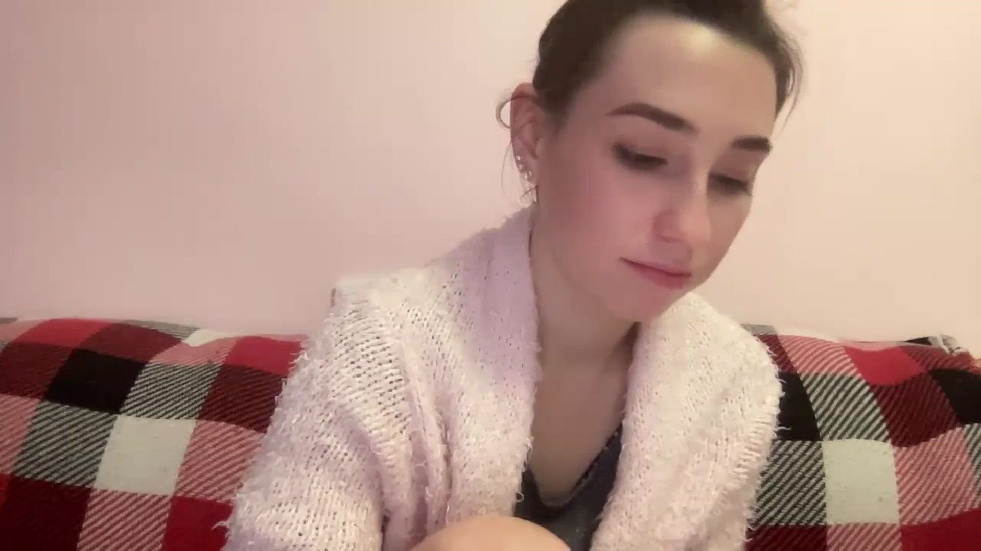 Gallery image thumbnail from Just_I's myfreecams stream on, 12/28/2023, 20:54 image 8 of 20