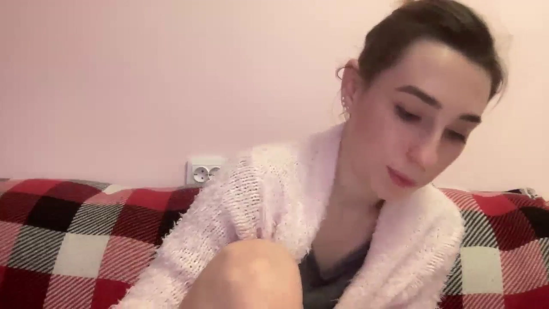 Gallery image thumbnail from Just_I's myfreecams stream on, 12/28/2023, 20:54 image 6 of 20