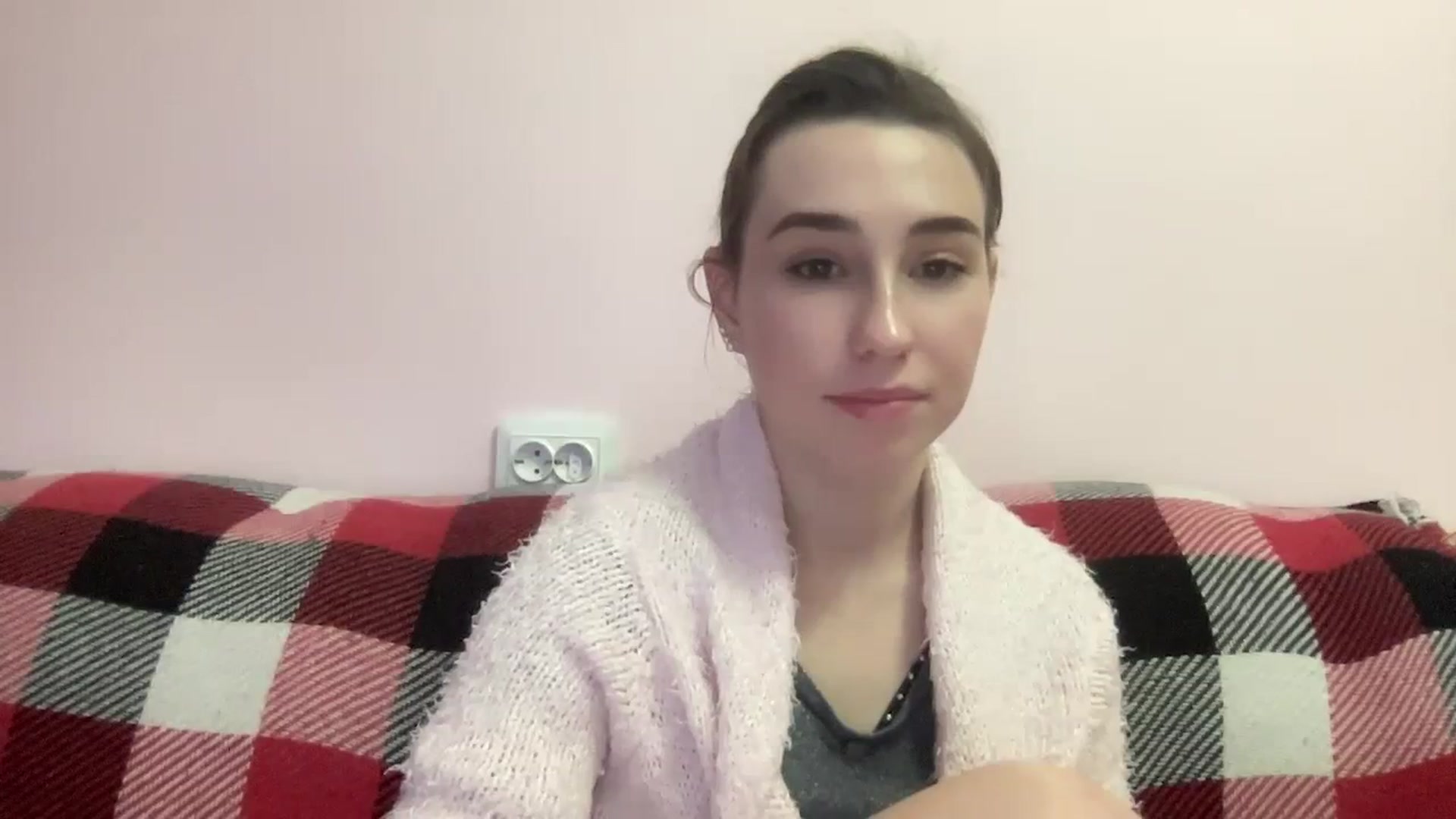 Gallery image thumbnail from Just_I's myfreecams stream on, 12/28/2023, 20:54 image 17 of 20