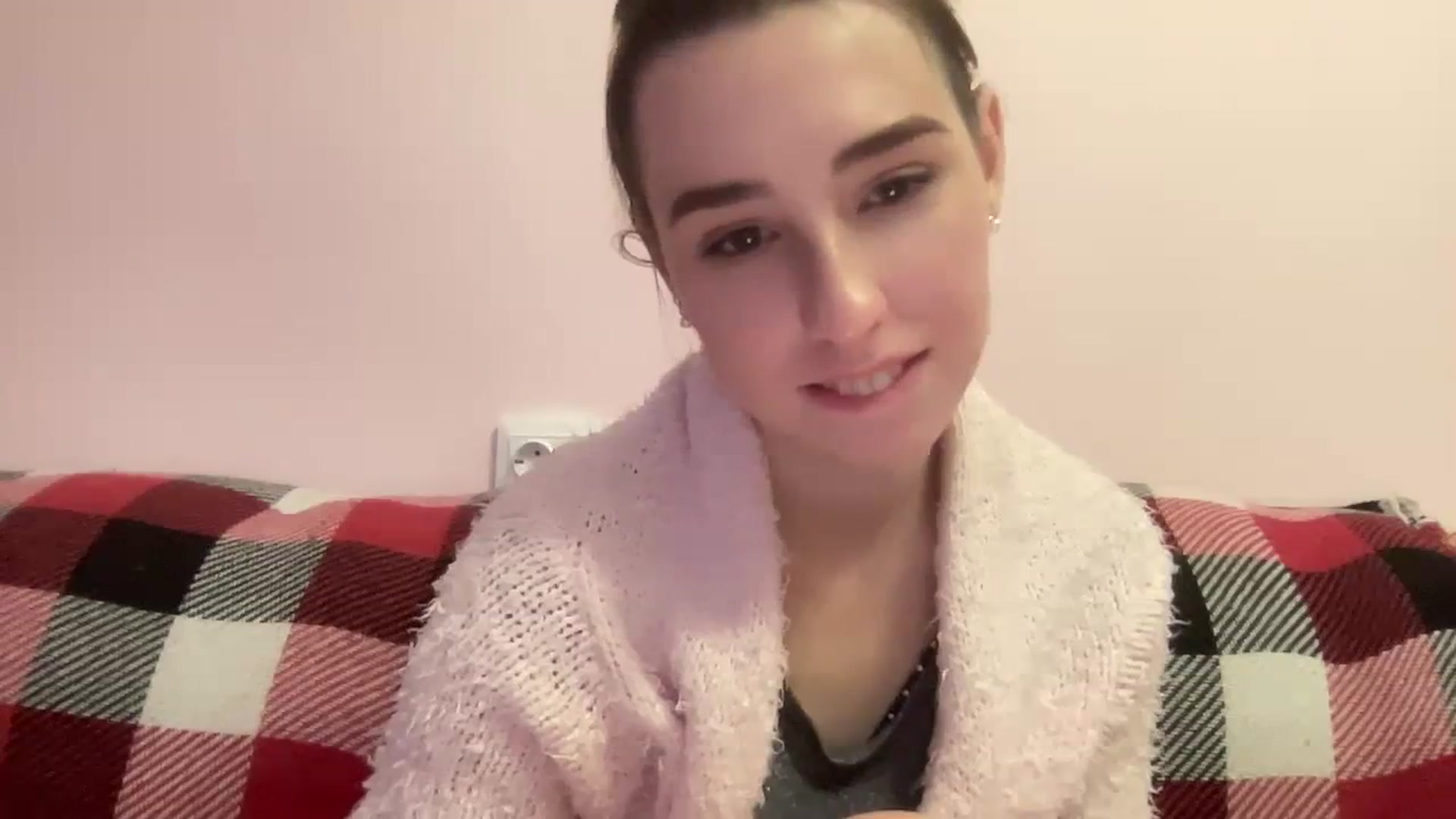 Gallery image thumbnail from Just_I's myfreecams stream on, 12/28/2023, 20:54 image 10 of 20