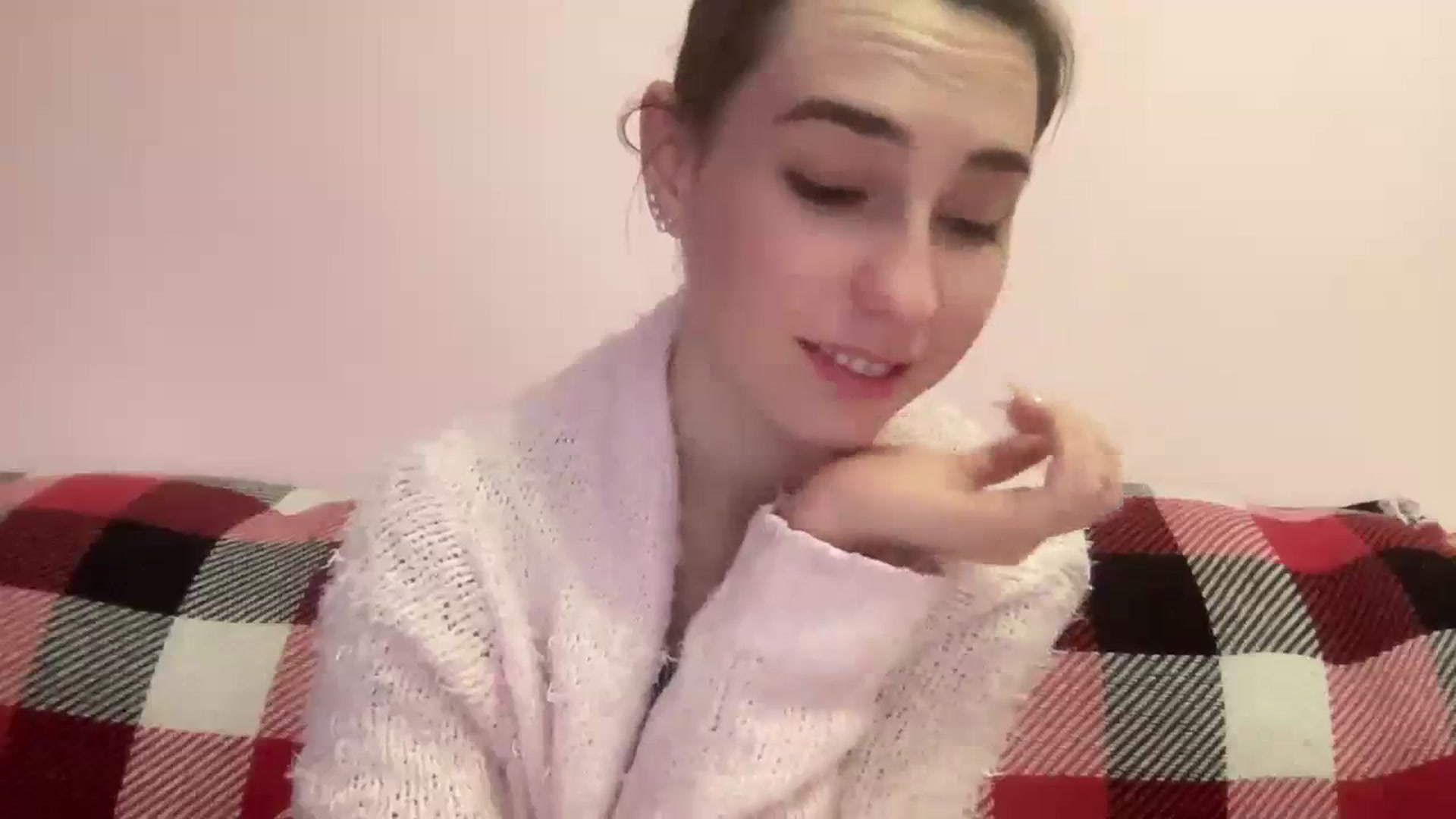 Gallery image thumbnail from Just_I's myfreecams stream on, 12/28/2023, 20:54 image 4 of 20
